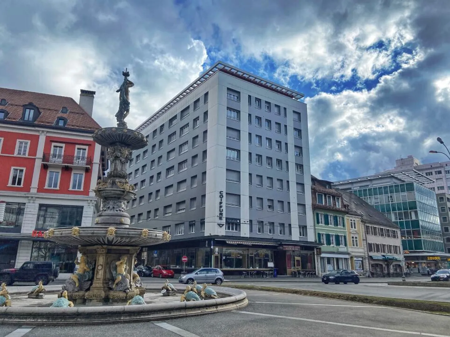 EXCELLENT OPPORTUNITY FOR INVESTORS! - Photo 1 of 5