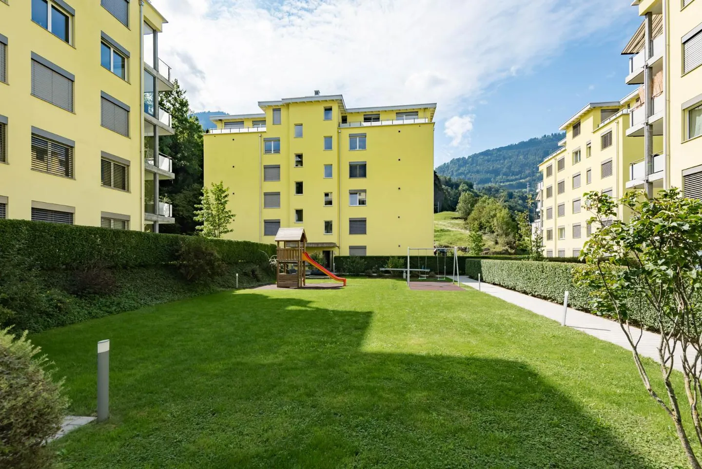 Arrive, feel at home, be at home in Goldau - Photo 3 of 12