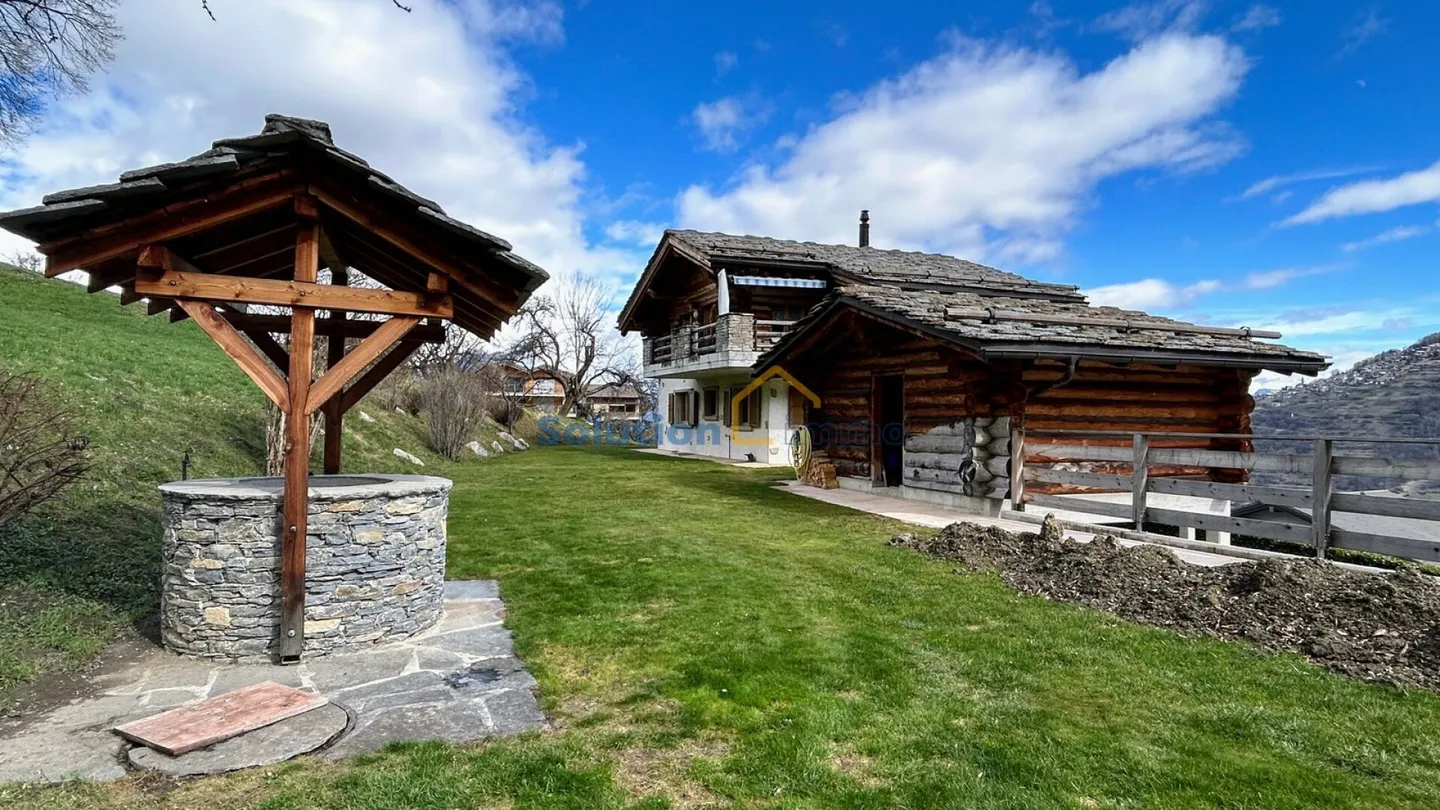 Charmante villa en rondins avec jacuzzi - Photo 1 sur 13