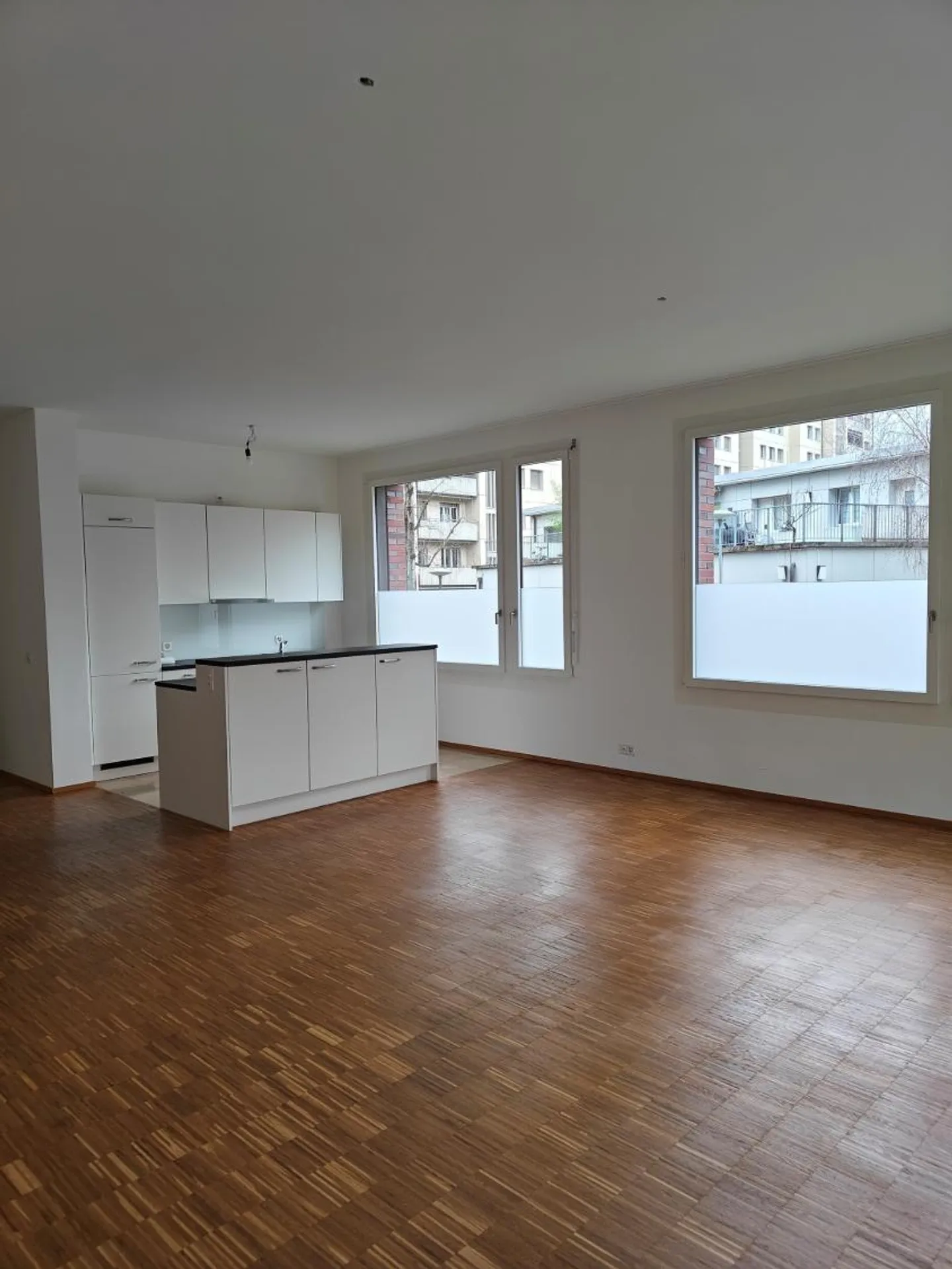 Appartement spacieux 4.5 pièces - Photo 2 sur 5