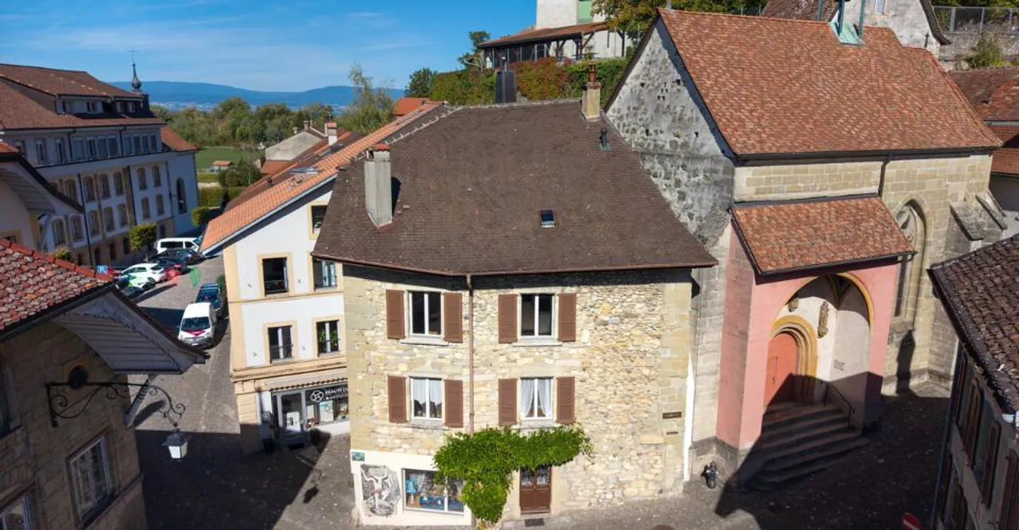 Estavayer-le-Lac, à vendre, immeuble de rendement, à rénover ! - Photo 2 of 3