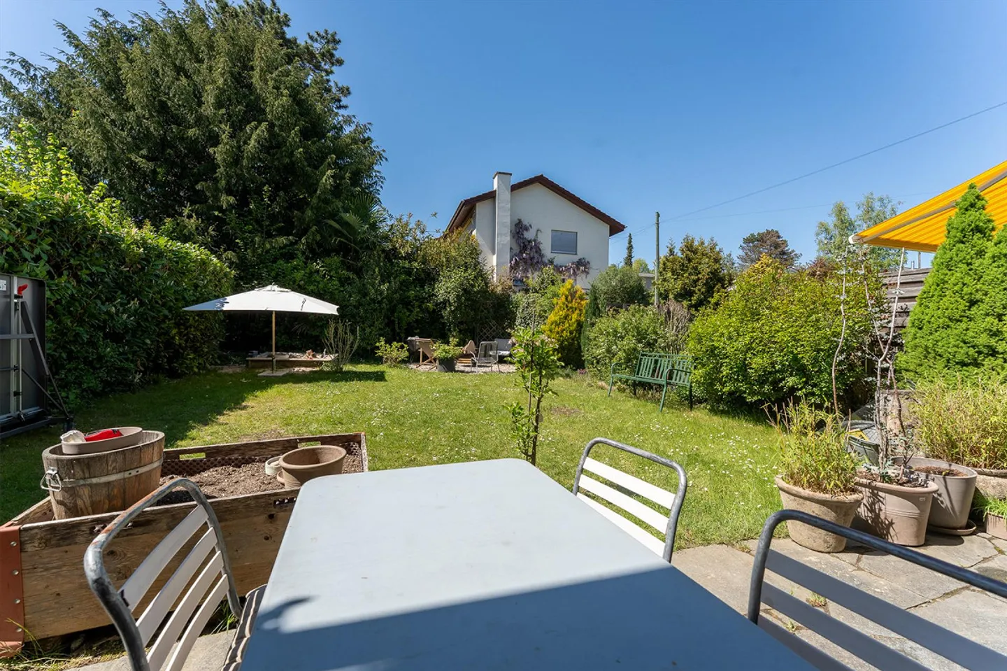 Maison semi-détachée spacieuse de 6,5 pièces dans un emplacement calme à Oberwil - Photo 10 sur 14