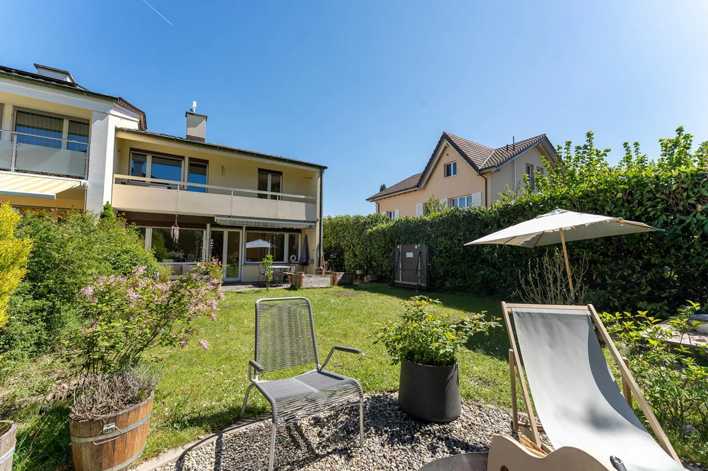 Maison semi-détachée spacieuse de 6,5 pièces dans un emplacement calme à Oberwil - Photo 11 sur 14