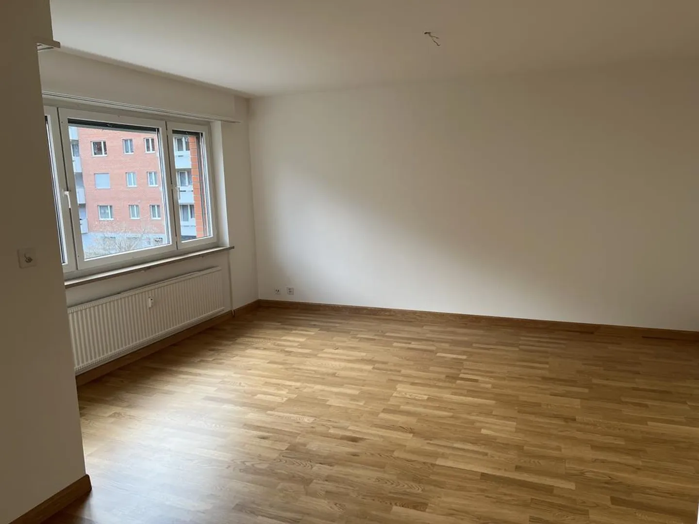 Bright 3.5-room apartment with balcony! - Photo 6 of 11