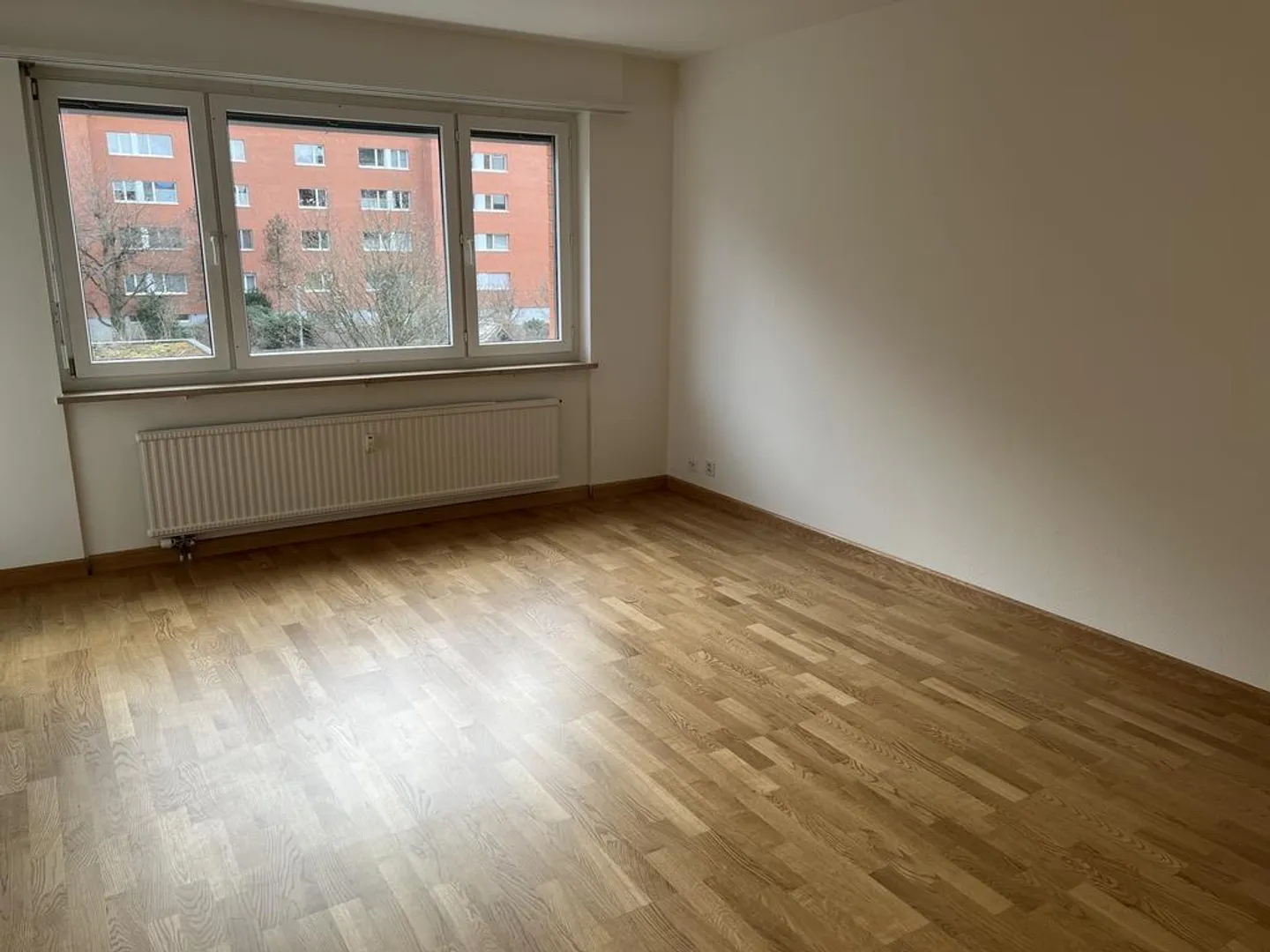 Bright 3.5-room apartment with balcony! - Photo 7 of 11