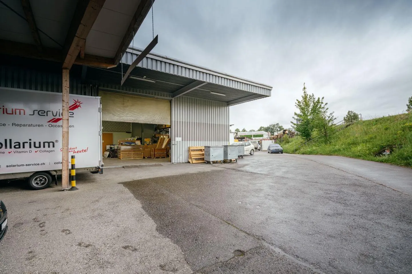 Attractive commercial and storage spaces in a prime location between Zurich and Zug - Photo 12 of 13