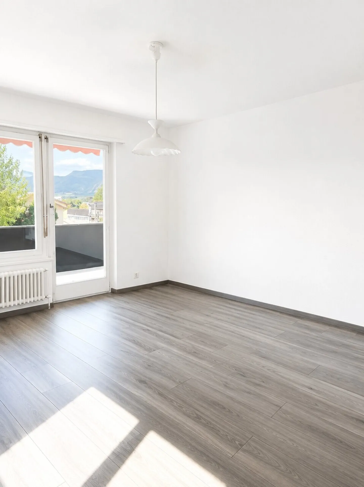 Appartement Fraîchement Repeint - Photo 2 sur 7