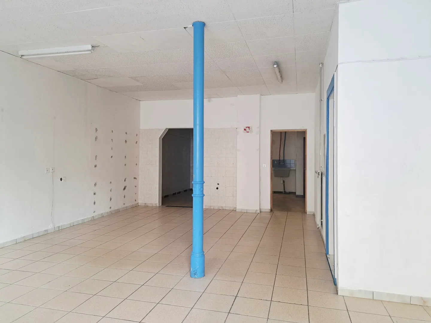 YVERDON 10, Commercial space in the city center - Photo 2 of 6