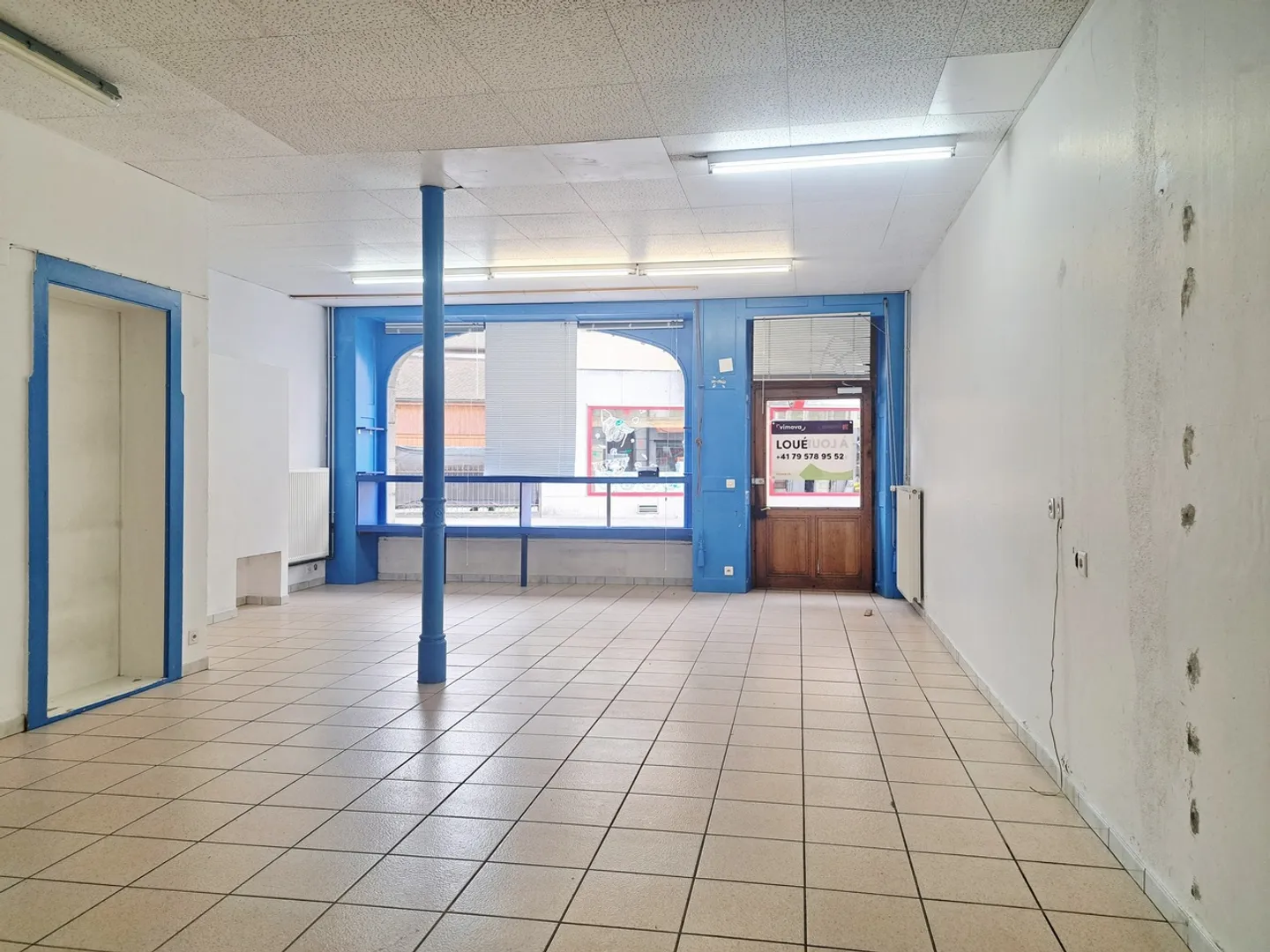 YVERDON 10, Commercial space in the city center - Photo 3 of 6