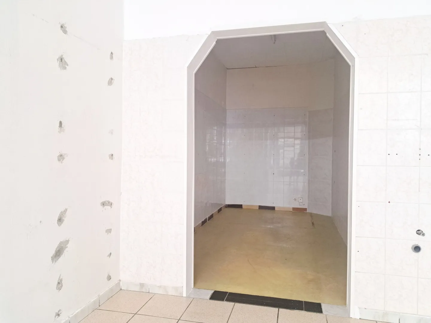 YVERDON 10, Commercial space in the city center - Photo 4 of 6