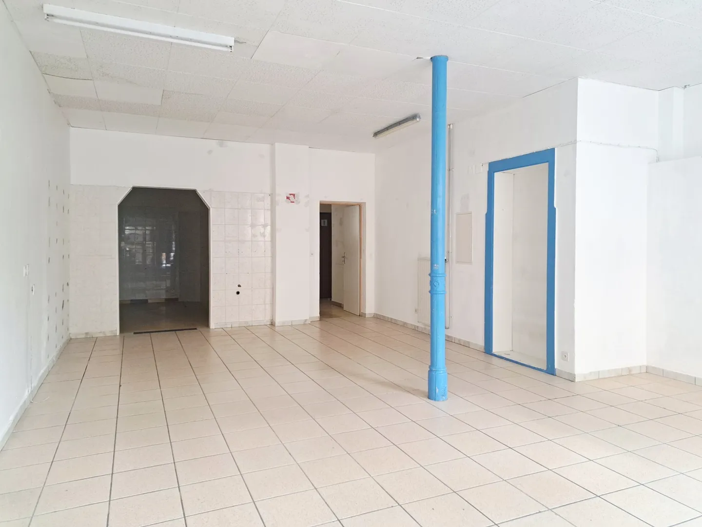 YVERDON 10, Commercial space in the city center - Photo 1 of 6