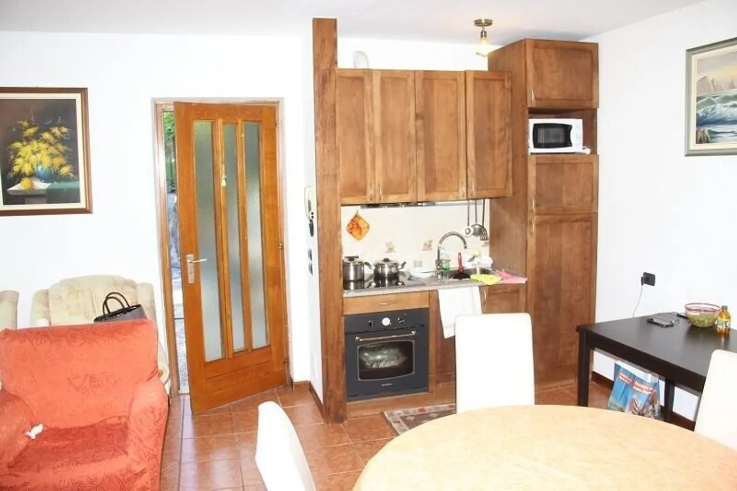 3 1/2-Zimmer-Wohnung in einem Zweifamilienhaus mit Garten/Bauland - Foto 7 von 11