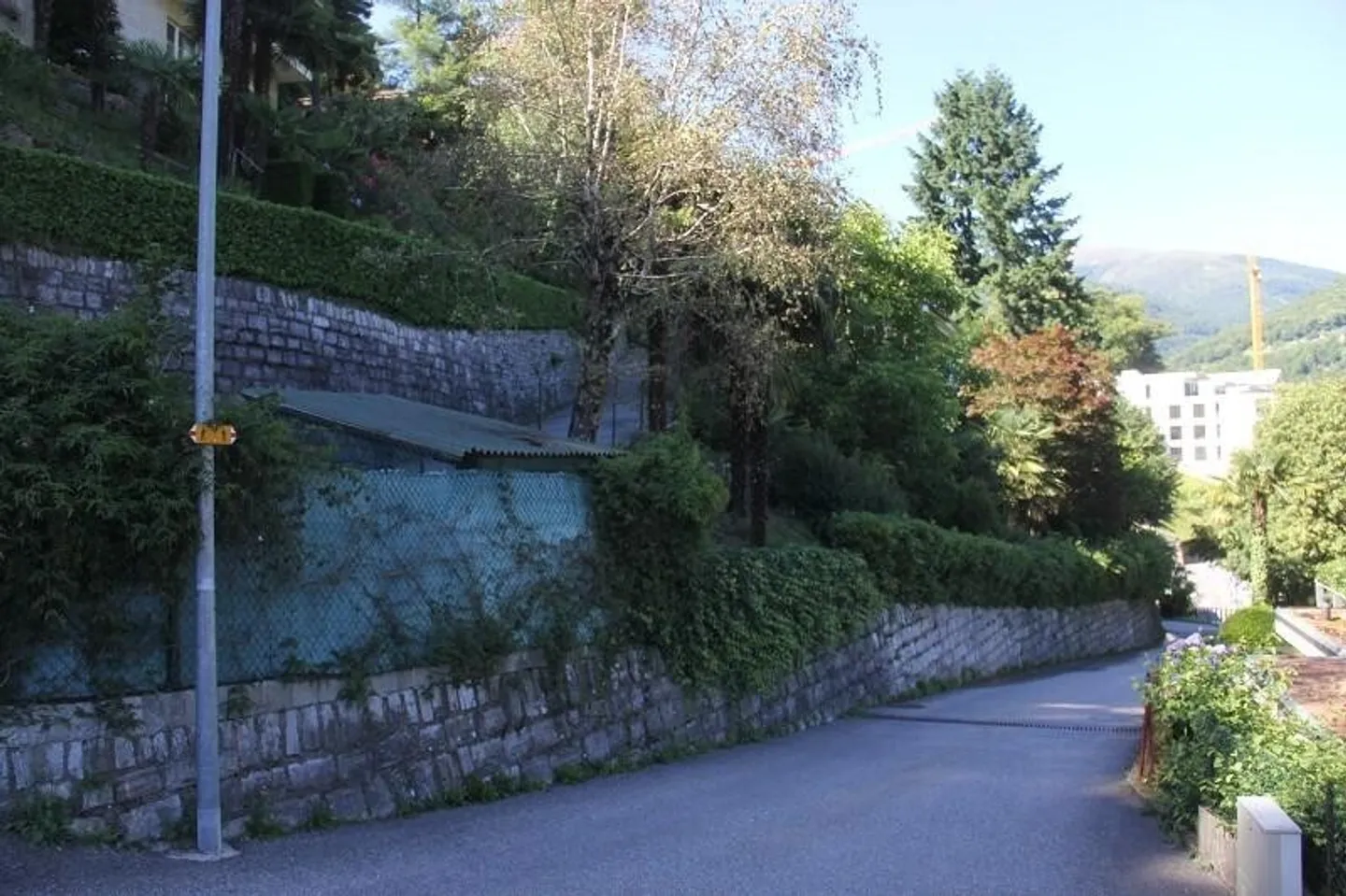 3 1/2-Zimmer-Wohnung in einem Zweifamilienhaus mit Garten/Bauland - Foto 11 von 11
