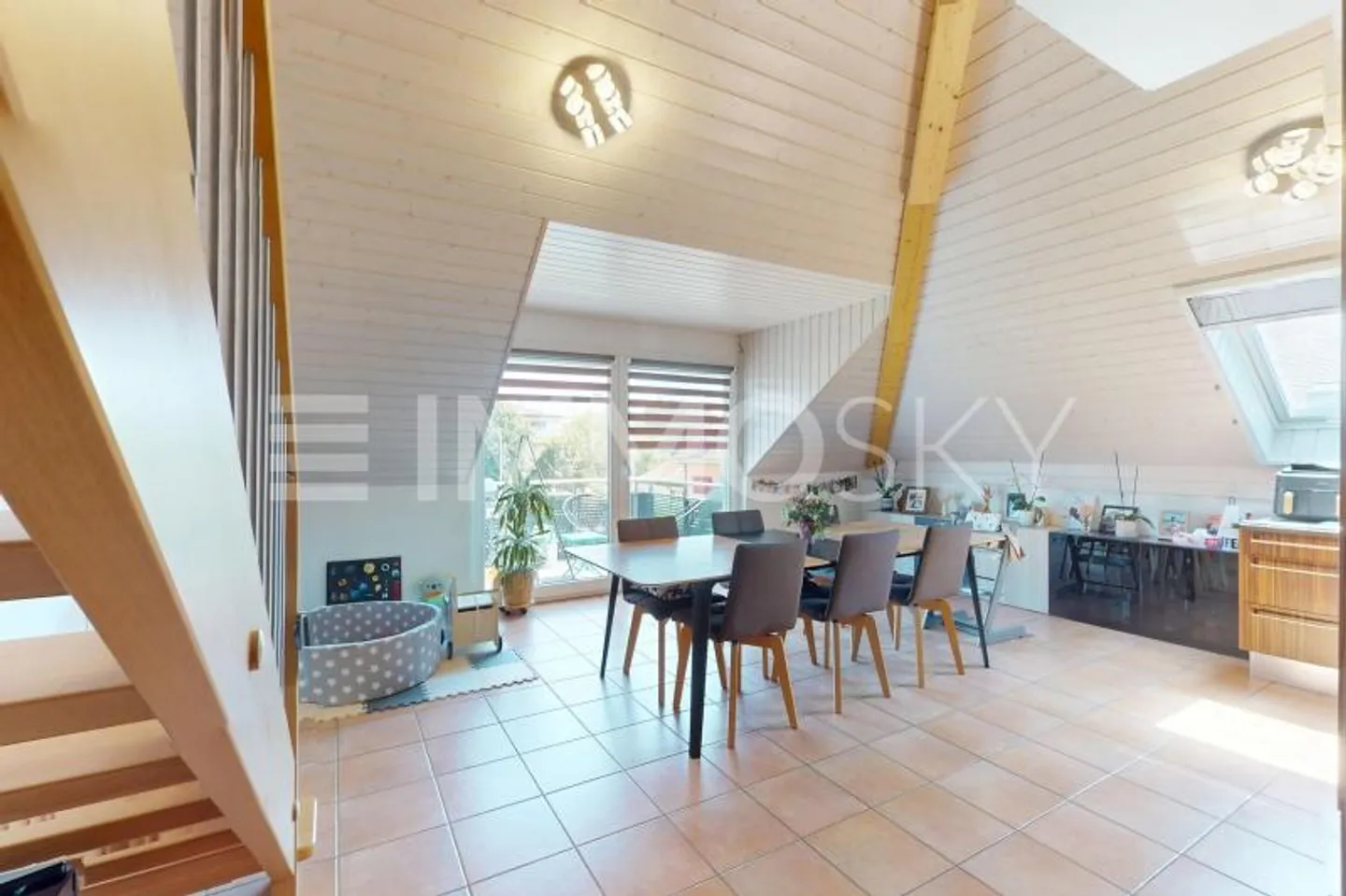 Duplex luminoso e spazioso nel cuore di Gland - 4,5 stanze - Foto 2 di 7