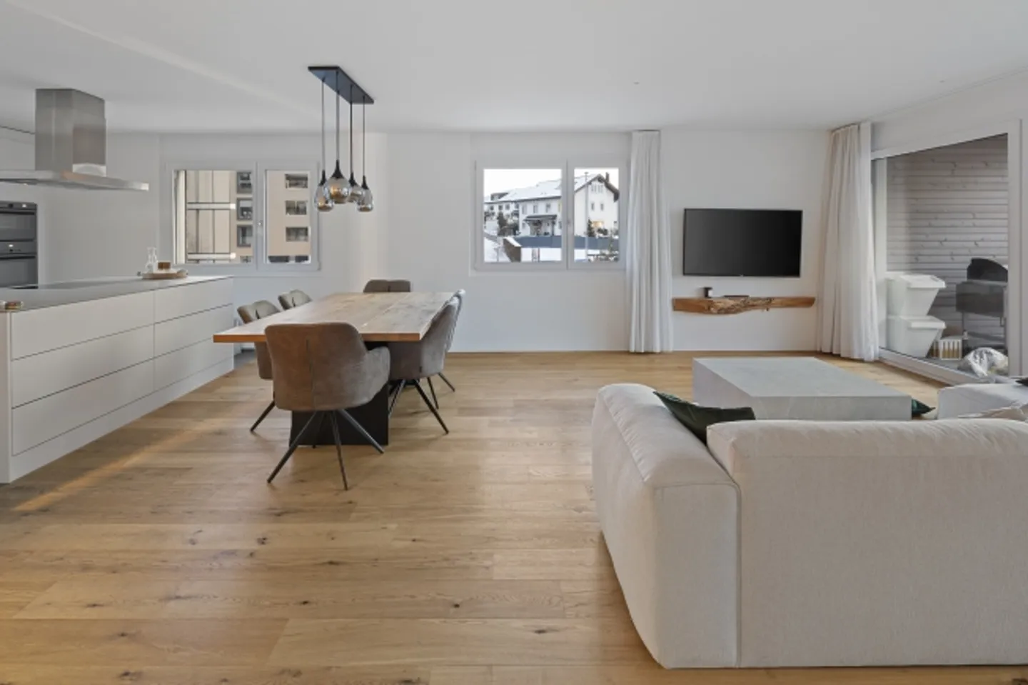 Partial lake view with two loggias and modern expansion - Photo 3 of 14