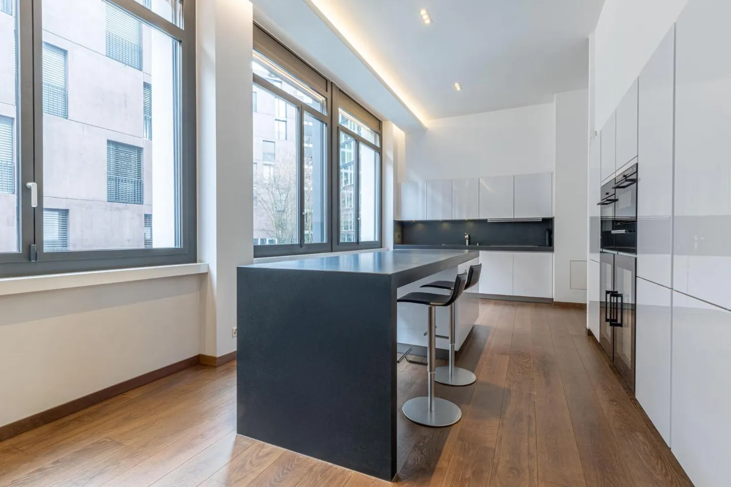 Appartement moderne spacieux - Photo 4 sur 6