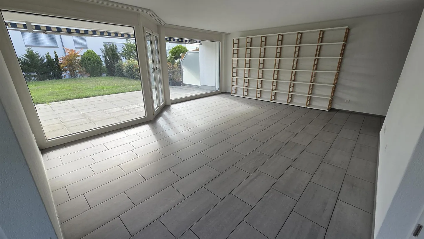 Maison mitoyenne d'angle spacieuse de 6,5 pièces dans un endroit calme à Berikon - Photo 5 sur 19