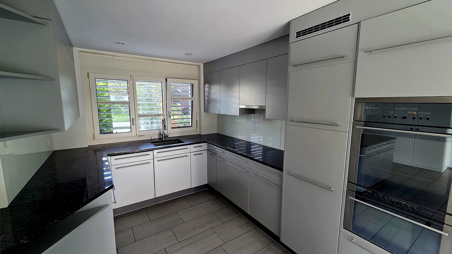 Maison mitoyenne d'angle spacieuse de 6,5 pièces dans un endroit calme à Berikon - Photo 7 sur 19