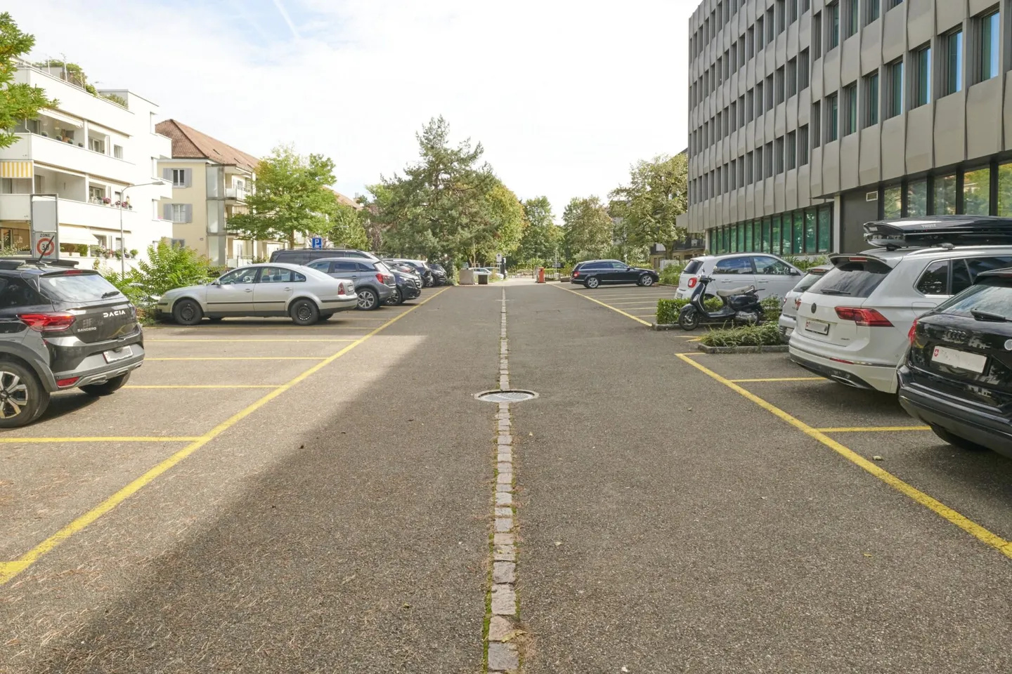 An ideal ground floor location with commercial character - Photo 8 of 9