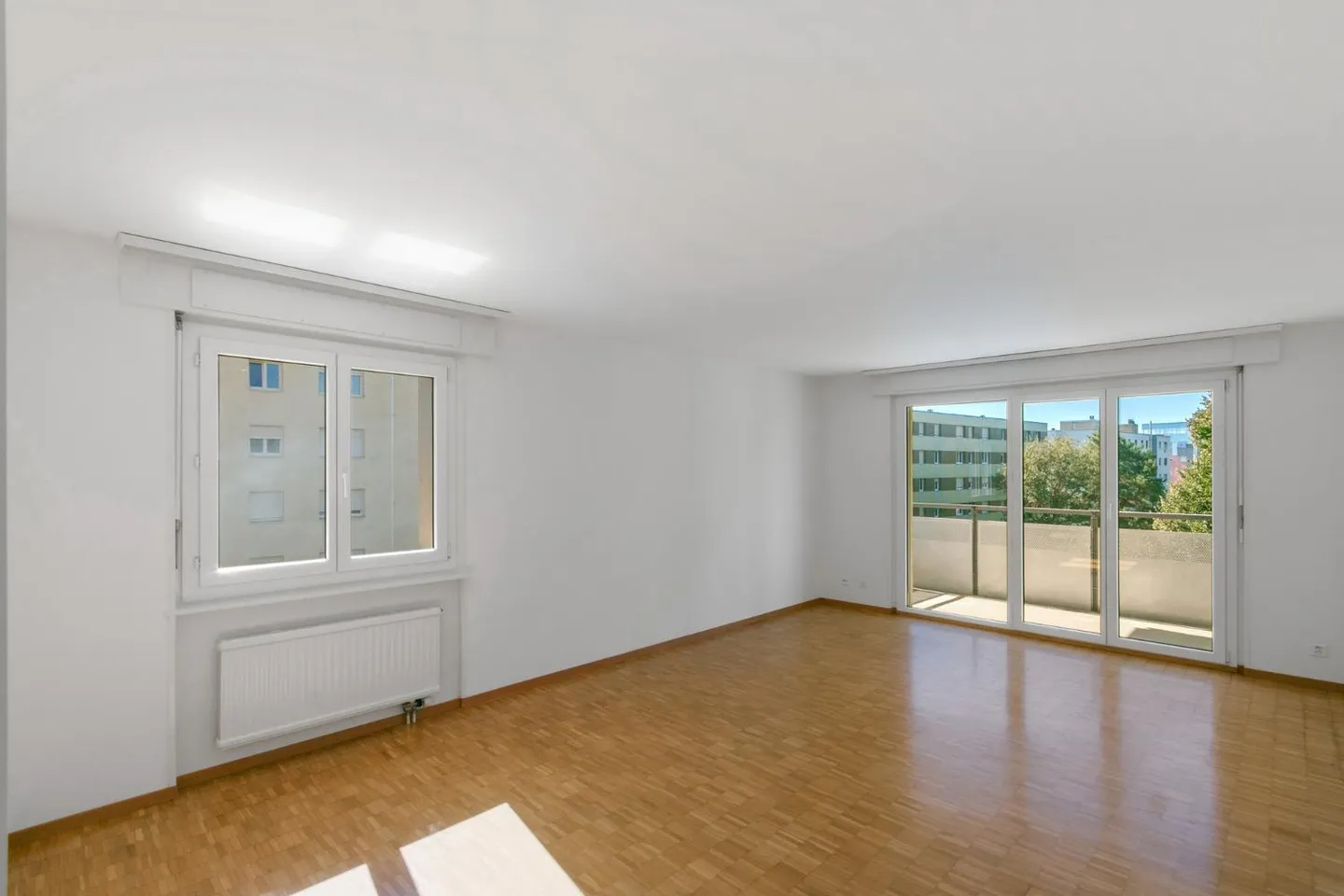 Bright and well-located studio in Romont - Photo 2 of 2