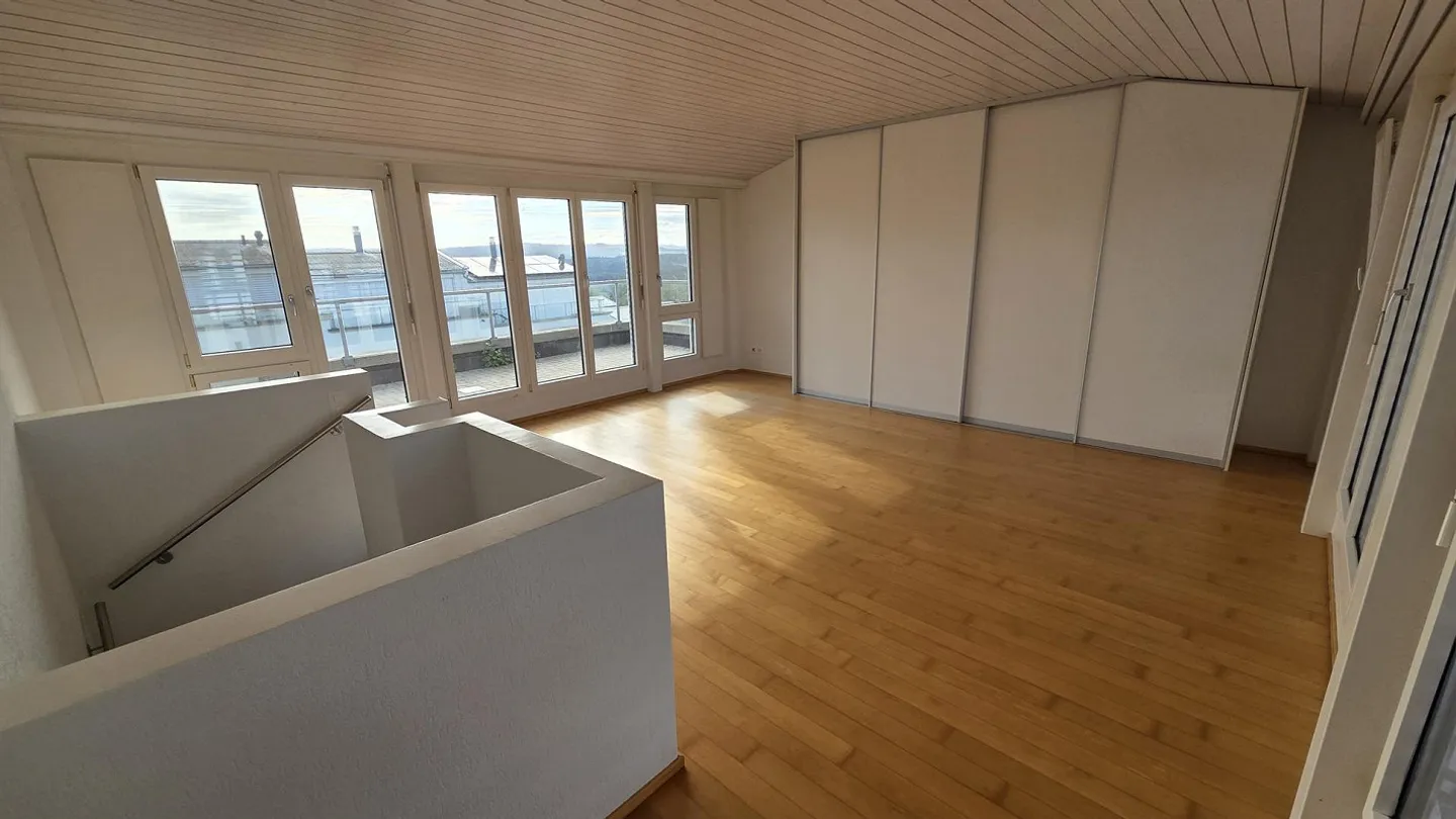 Maison mitoyenne d'angle spacieuse de 6,5 pièces dans un endroit calme à Berikon - Photo 15 sur 19