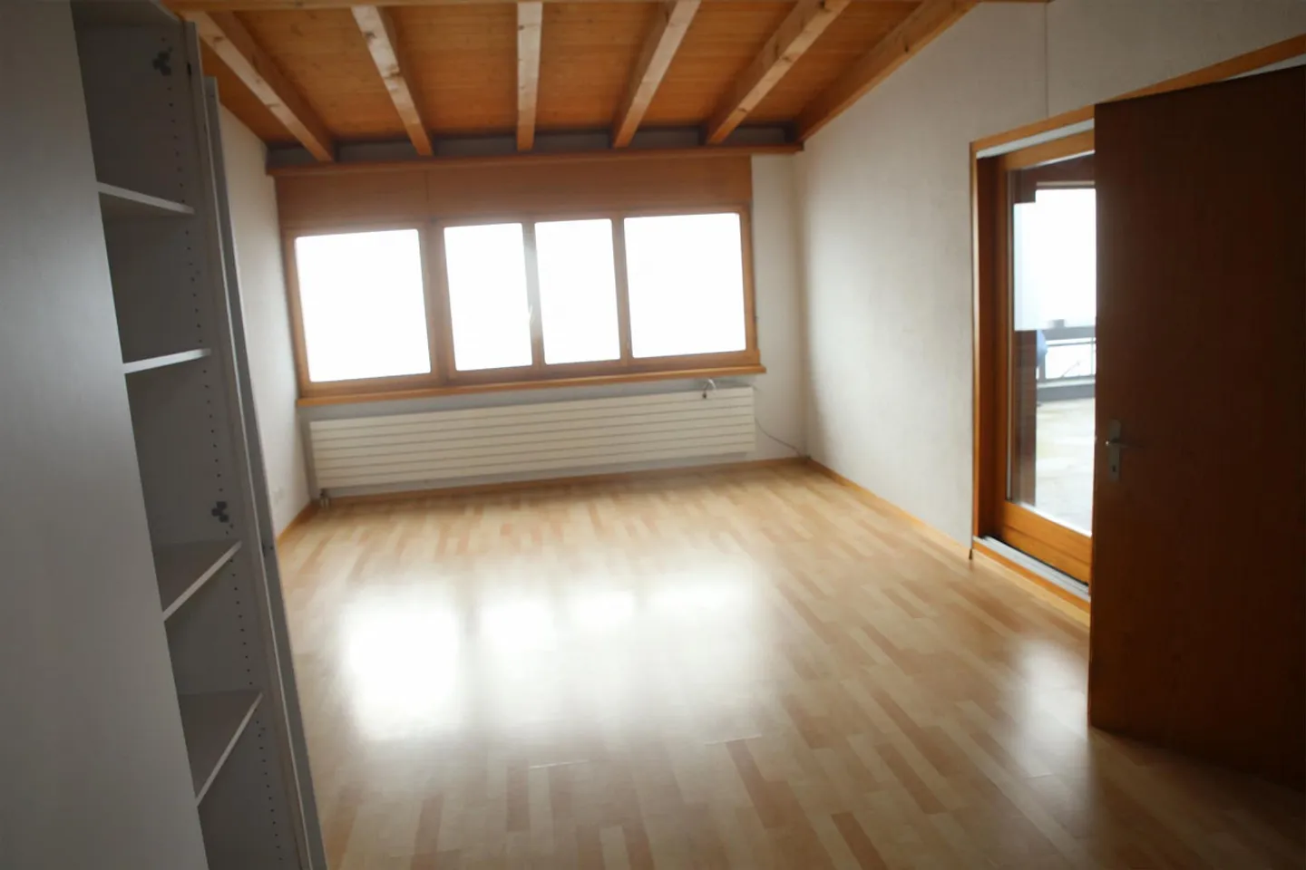 UN ESTATE DIRETTAMENTE AL LAGO - TEMPORANEA - Appartamento 4,5 stanze - Foto 3 di 15