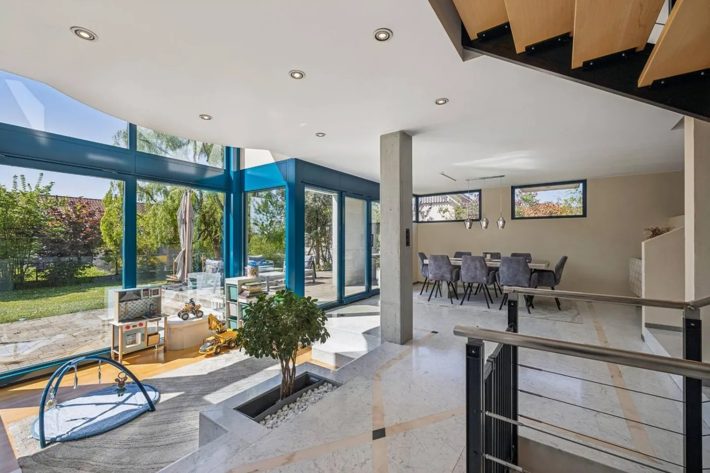 Magnifica villa individuale con grandi stanze - Foto 5 di 13