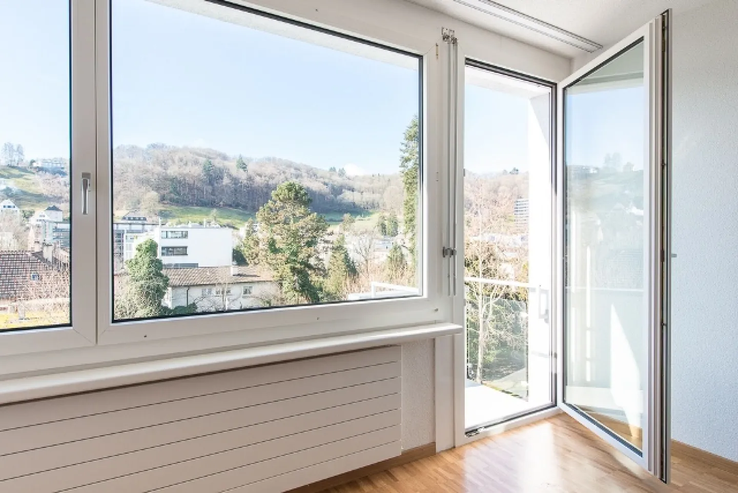 Studio moderne avec balcon - Emplacement central et cuisine équipée pratique - Photo 4 sur 5