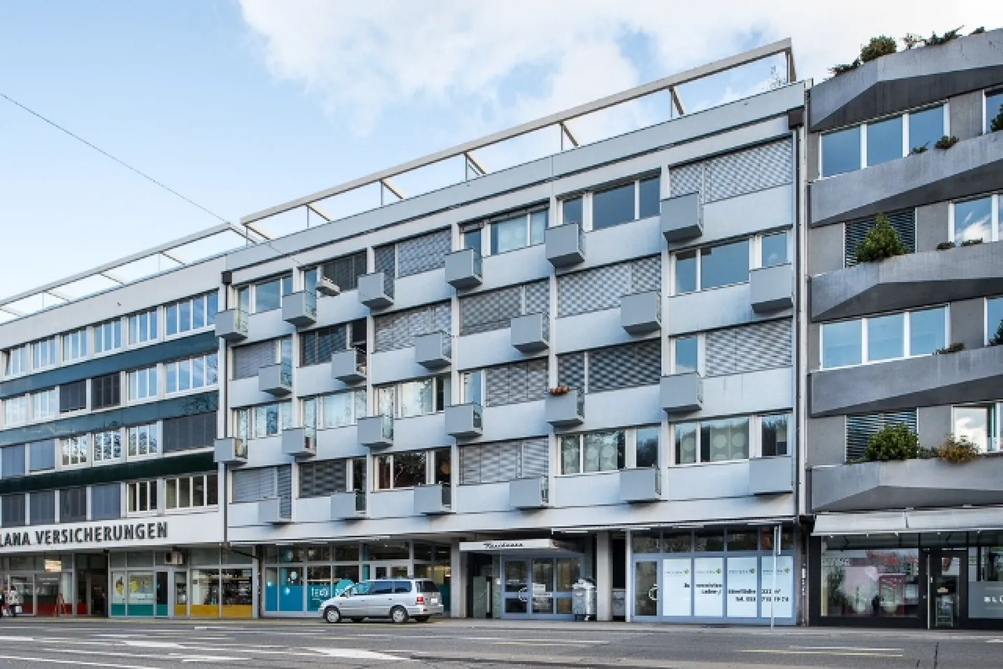 Studio moderne avec balcon - Emplacement central et cuisine équipée pratique - Photo 1 sur 5