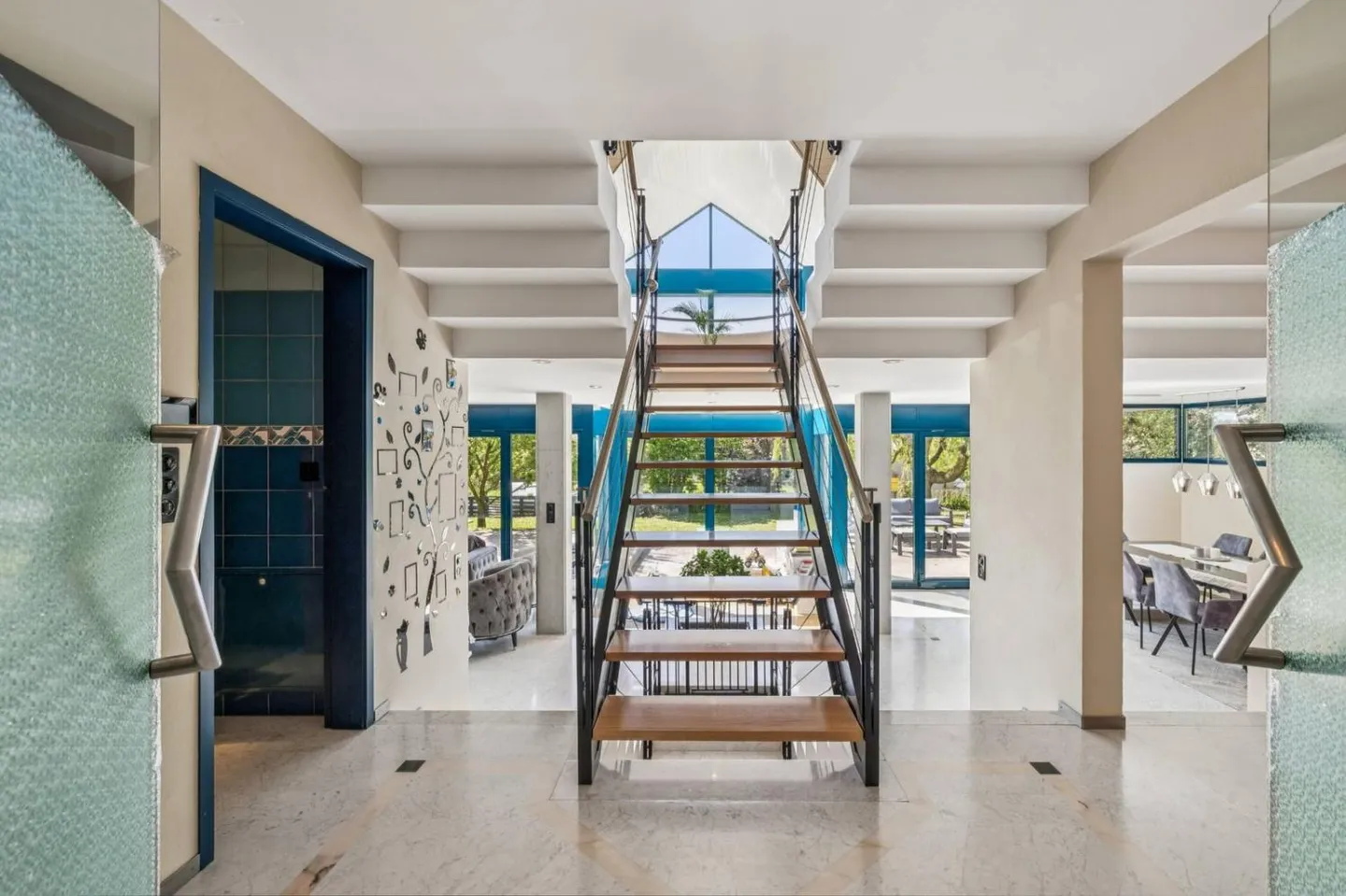 Magnifica villa individuale con grandi stanze - Foto 7 di 13