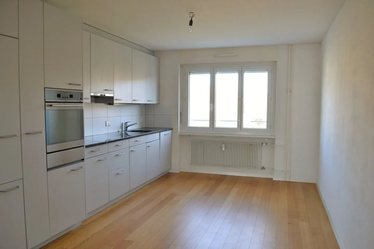 Modernes Wohnen mit grosszügigem Balkon! - Foto 1 von 8