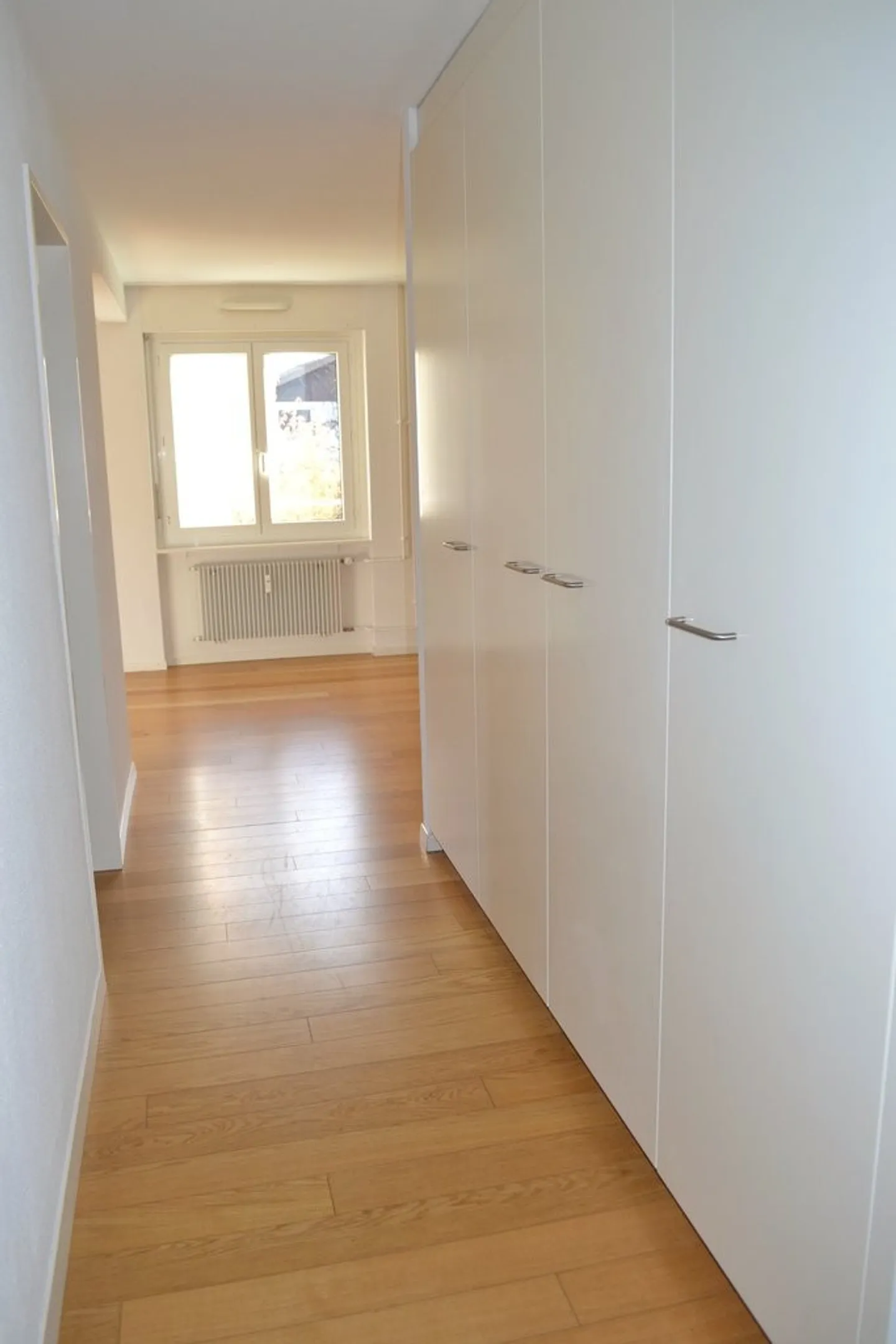 Modernes Wohnen mit grosszügigem Balkon! - Foto 6 von 8