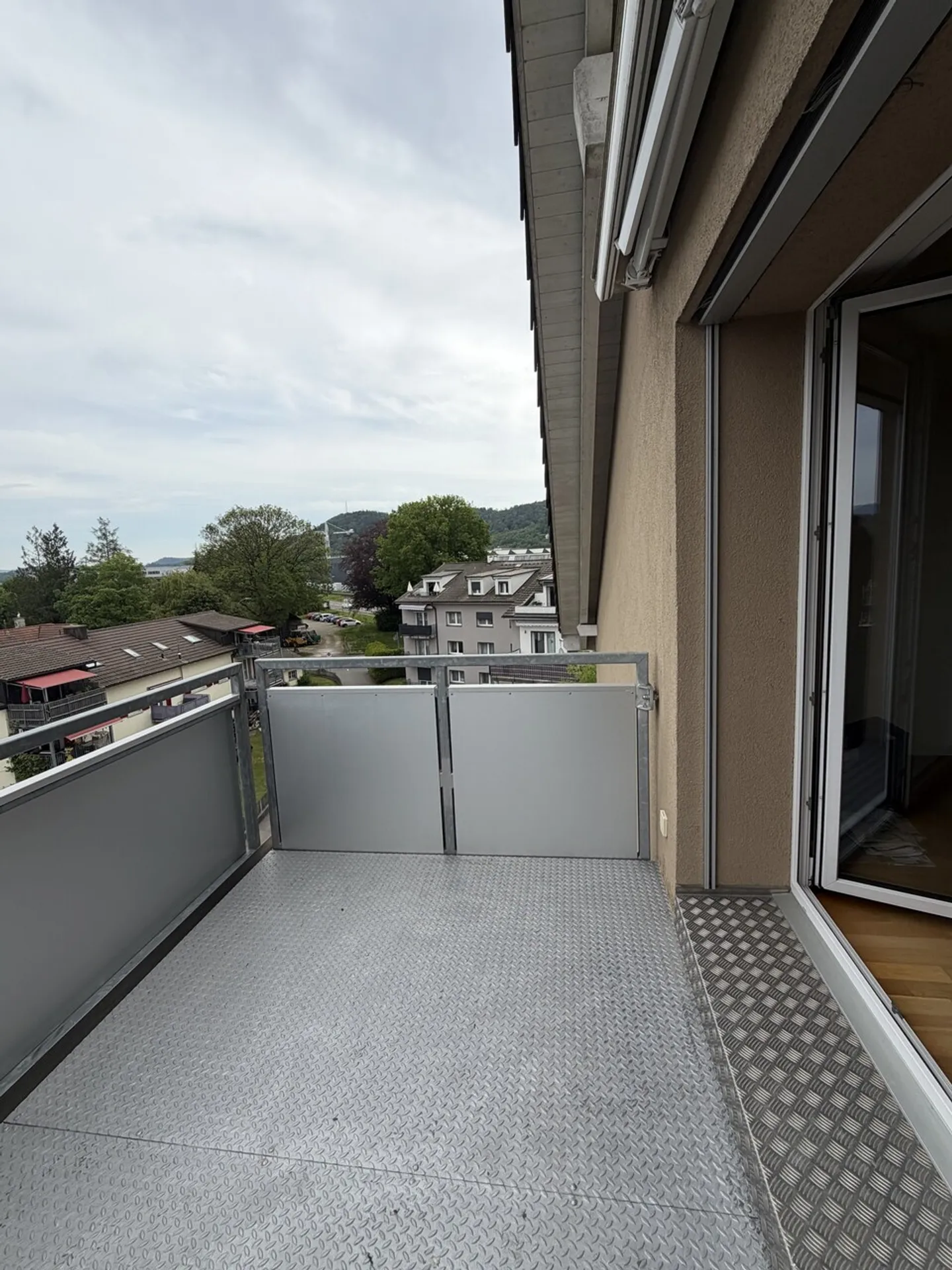Appartement sous les toits élégant avec charme dans un emplacement central recherche un nouveau locataire ! - Photo 7 sur 8