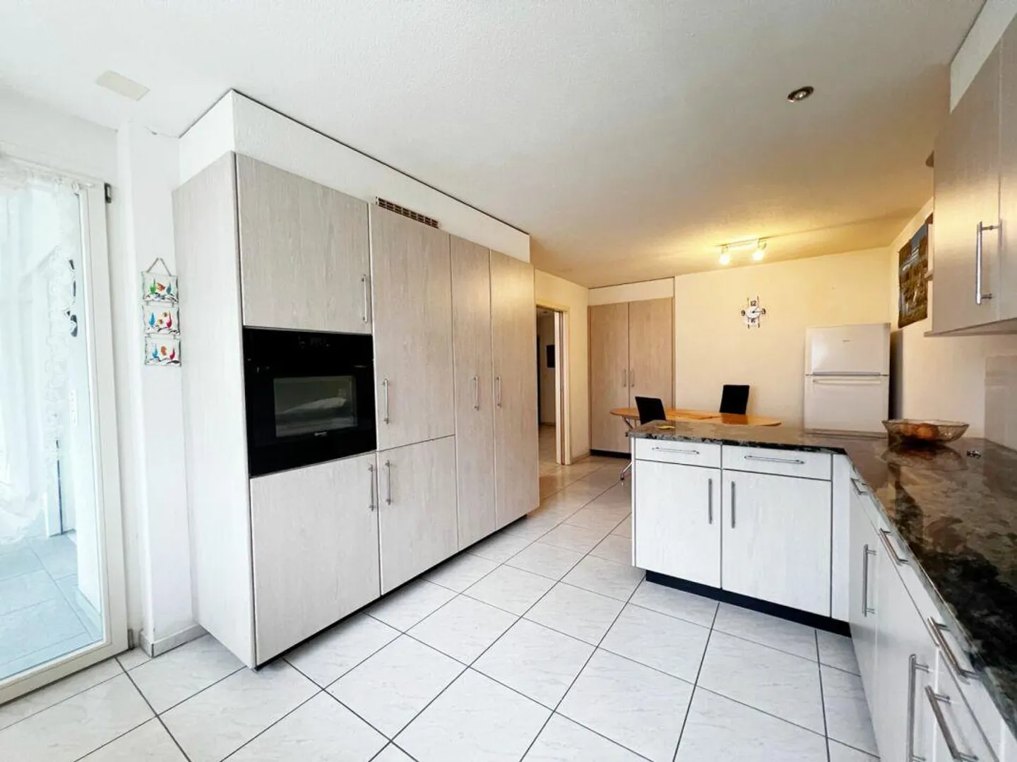 Condominio di 4,5 stanze al piano terra nord - Foto 9 di 19