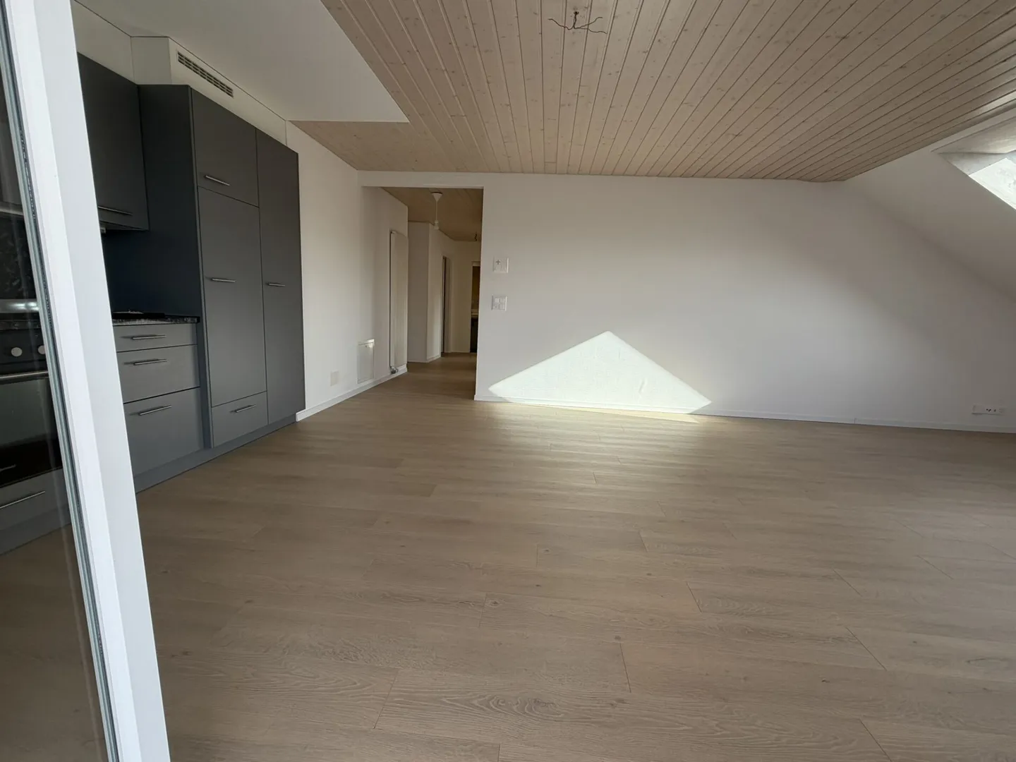 Appartement sous les combles lumineux de 3,5 pièces - Photo 14 sur 16