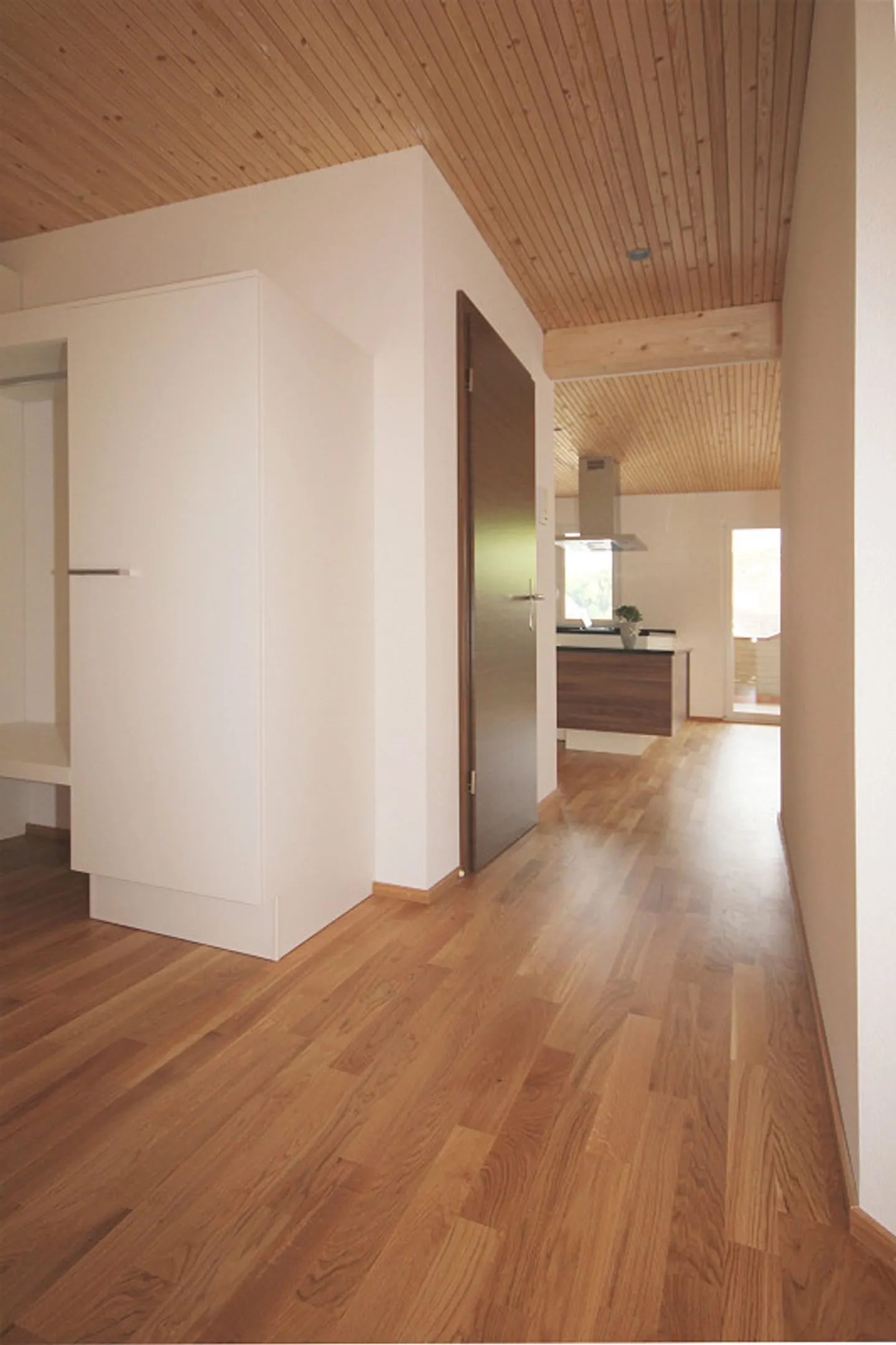 RENTAL 3.5 Room Apartment on the Upper Floor - Photo 7 of 11