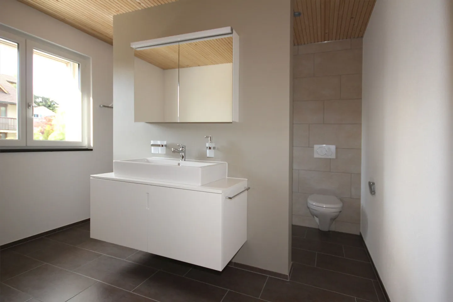 RENTAL 3.5 Room Apartment on the Upper Floor - Photo 8 of 11