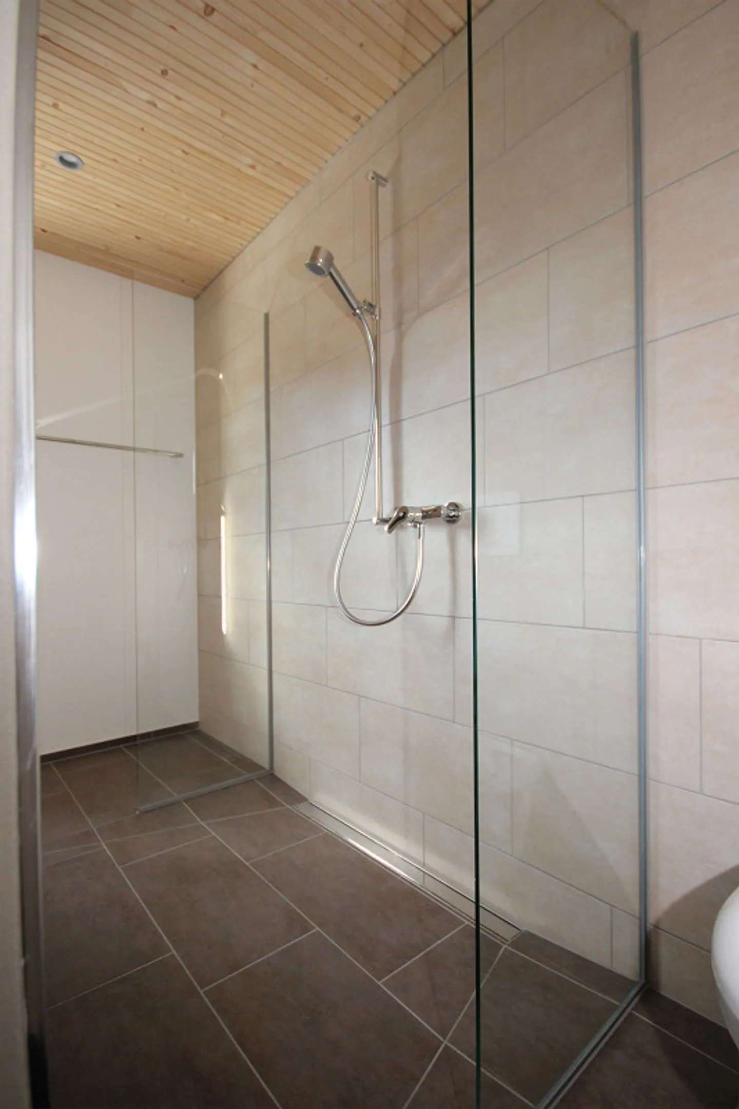RENTAL 3.5 Room Apartment on the Upper Floor - Photo 9 of 11