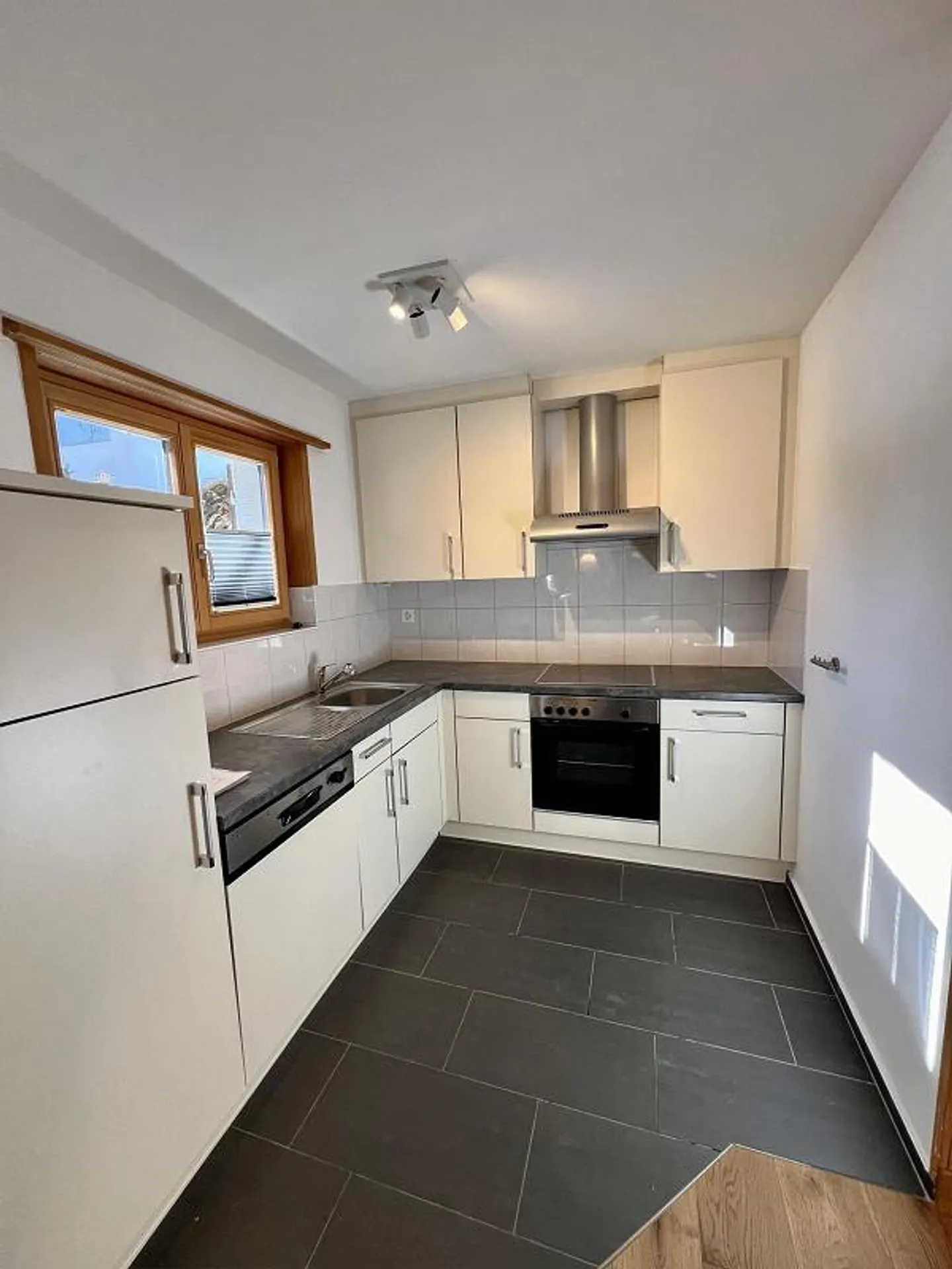 Chalet Alpine Chic Meublé avec Vue Panoramique - Près de Chur & Lenzerheid - Photo 6 sur 17