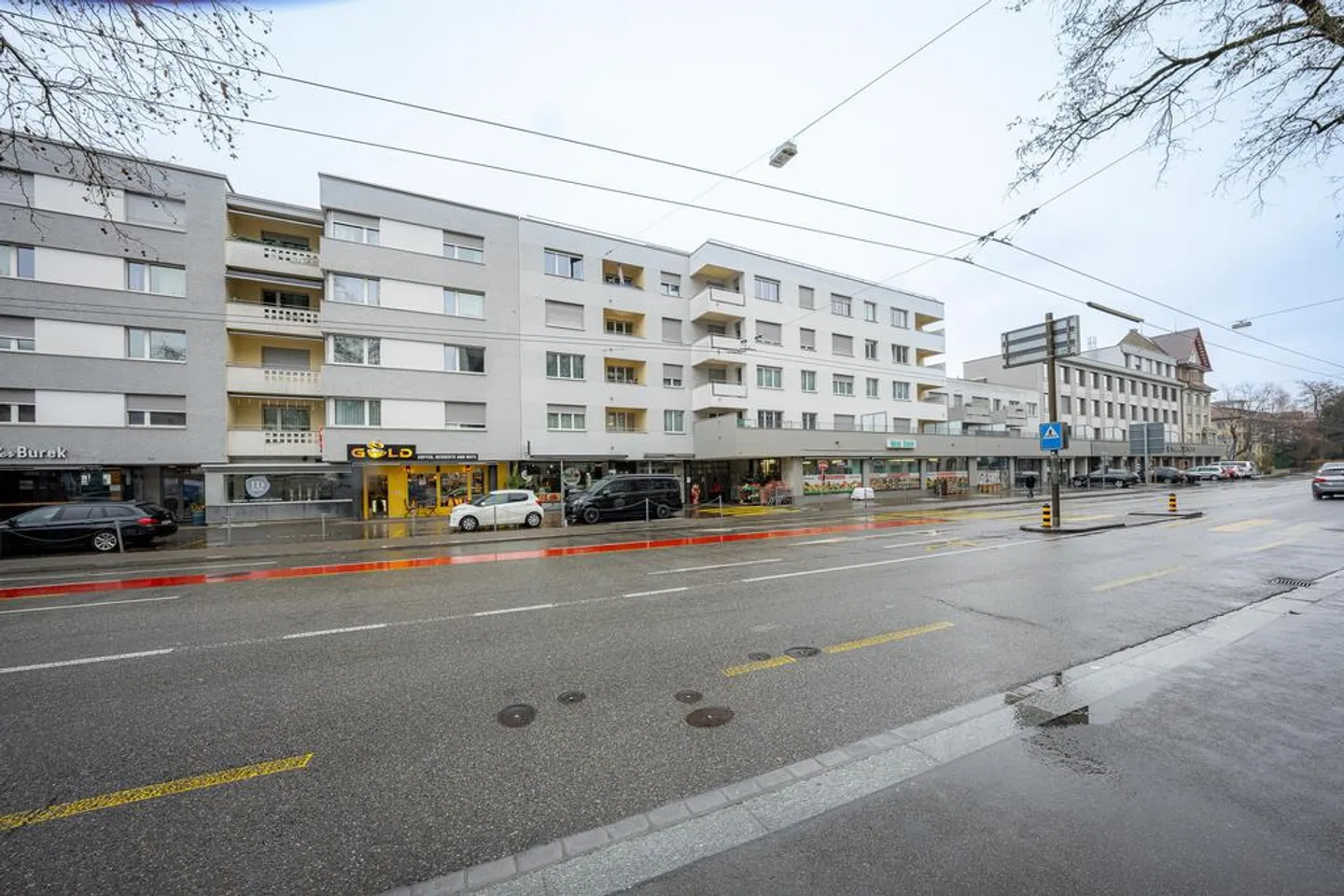 Practical parking space near the cantonal hospital - Photo 1 of 1