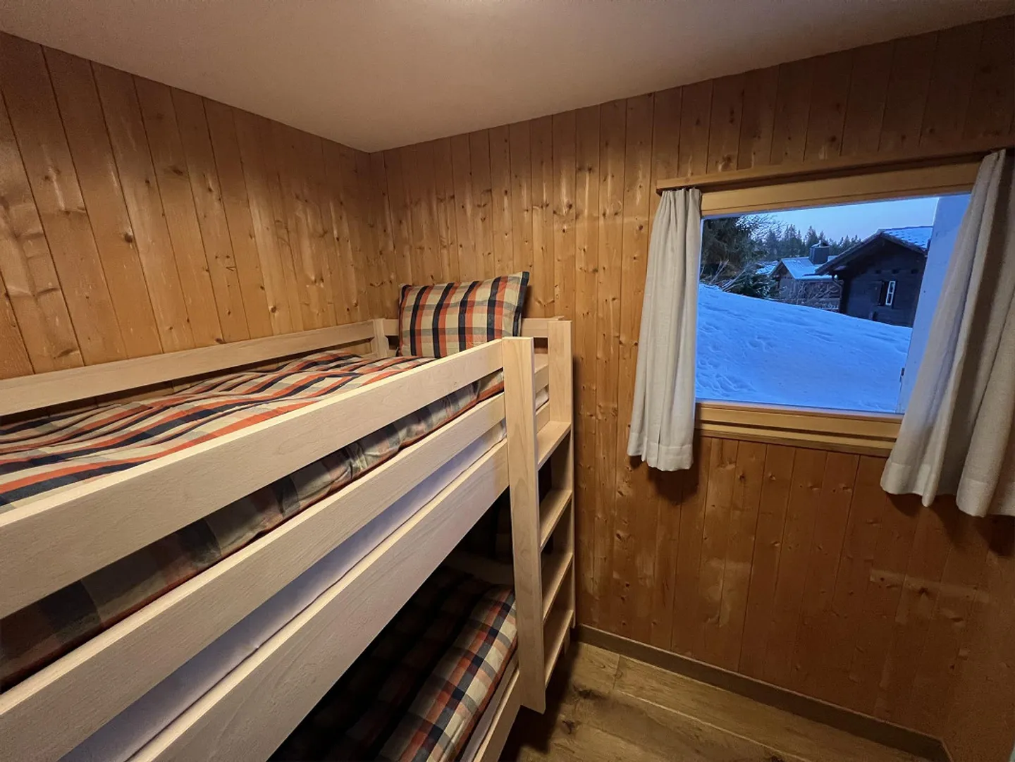 Chalet Alpine Chic Meublé avec Vue Panoramique - Près de Chur & Lenzerheid - Photo 15 sur 17