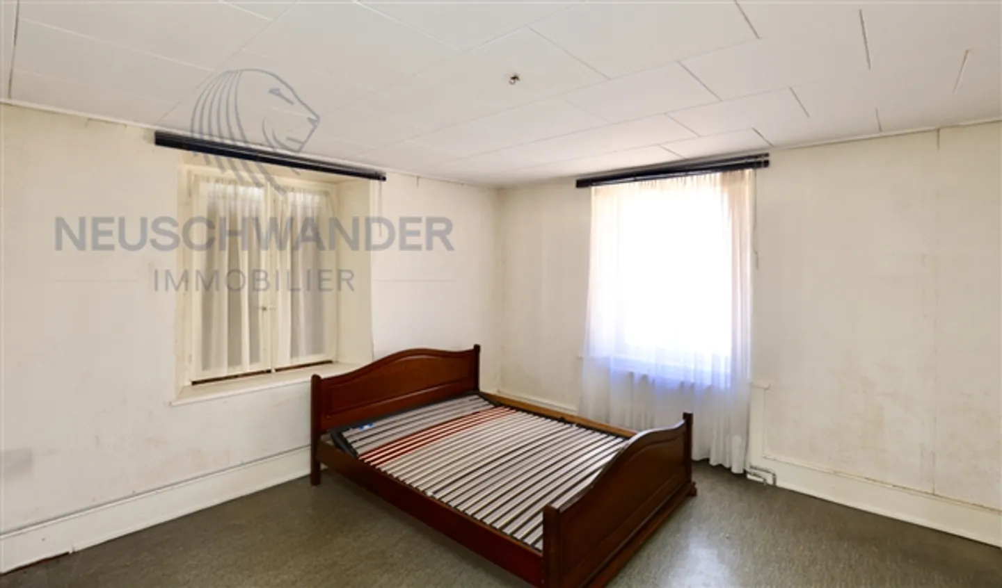 À rénover, grande maison de village sur un beau terrain de 1310 m2 - Photo 11 sur 13