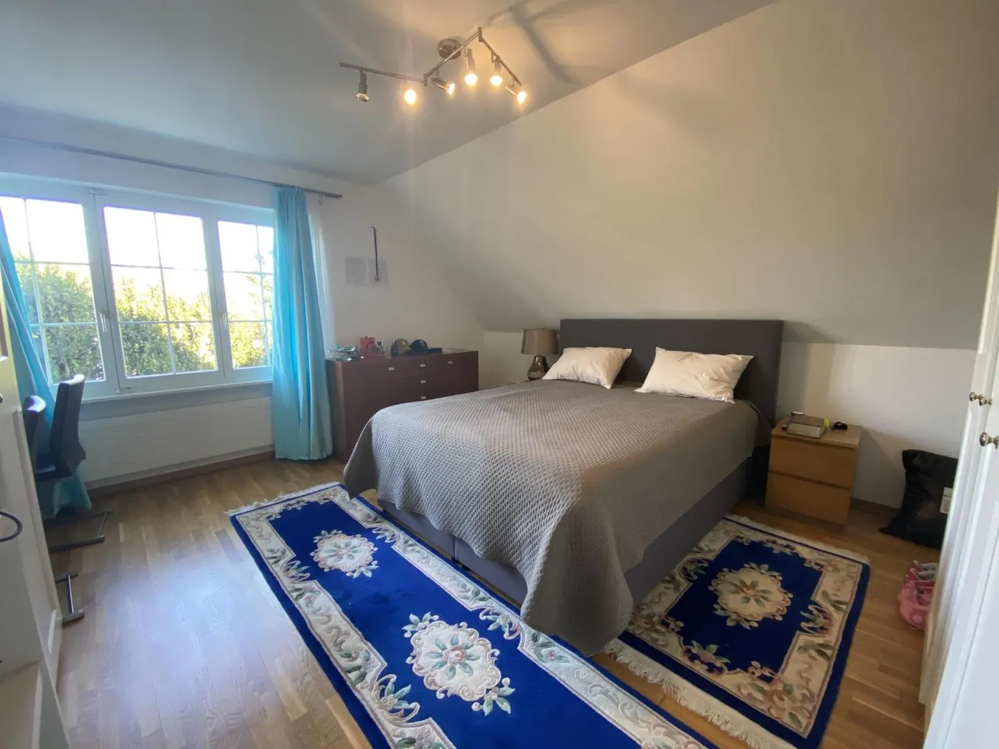 6-Zimmer-Einfamilienhaus mit Pool und Garten - Foto 9 von 11