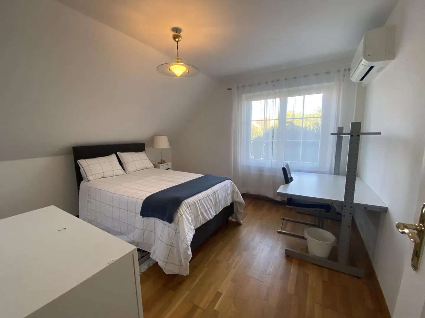 6-Zimmer-Einfamilienhaus mit Pool und Garten - Foto 10 von 11