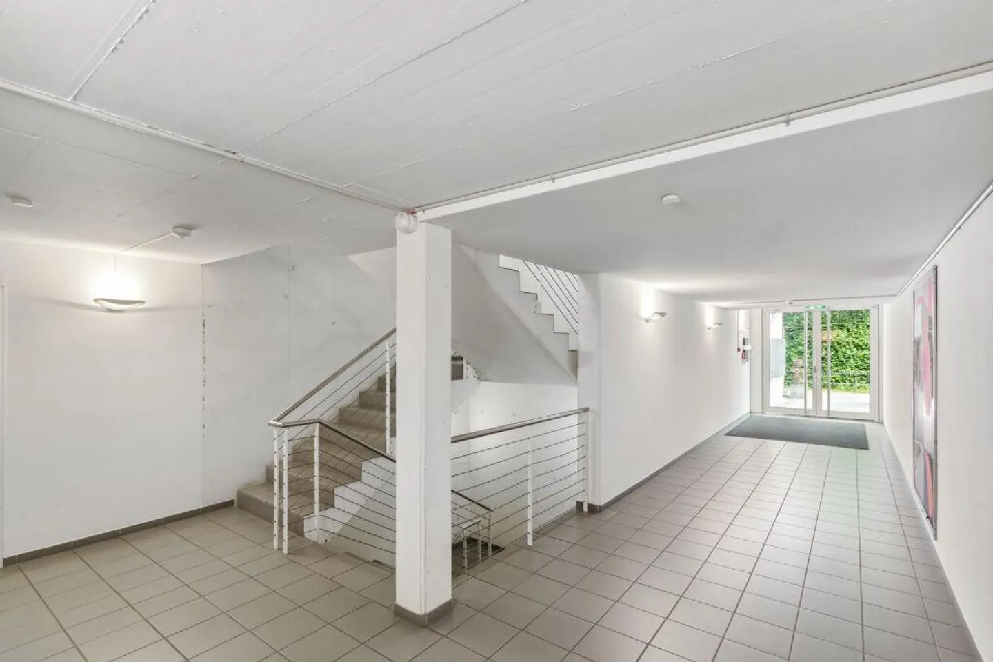 Spazio commerciale luminoso di 67 m² su Rheinweg a Sciaffusa - Foto 3 di 9