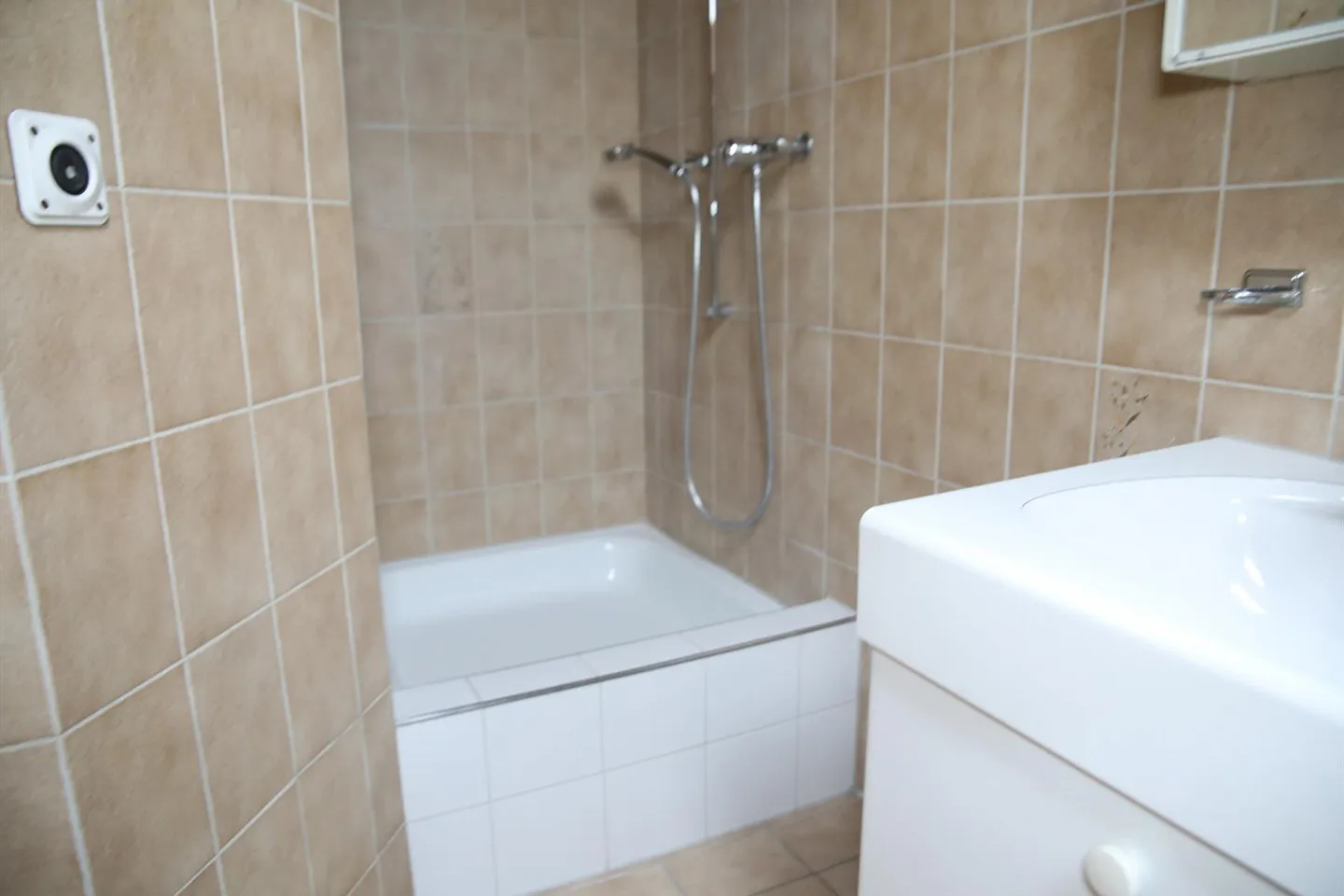 UN ESTATE DIRETTAMENTE AL LAGO - TEMPORANEA - Appartamento 4,5 stanze - Foto 9 di 15