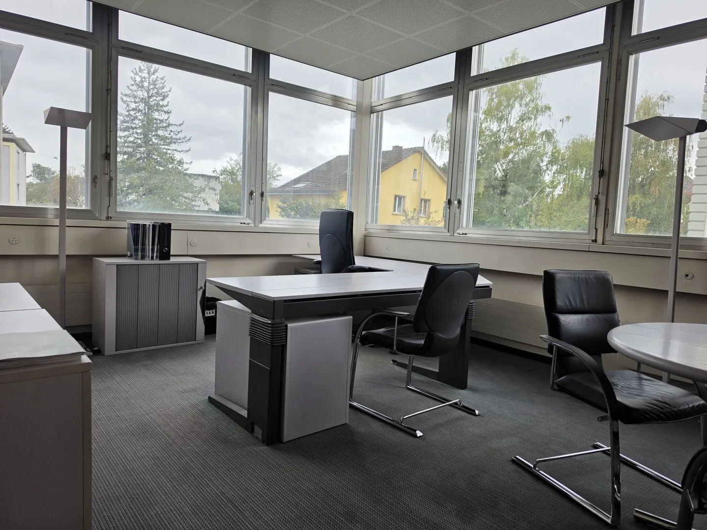 Espace pour vos idées d'affaires à Nidau - Bureaux flexibles de 12 à 40 m² - Photo 4 sur 10