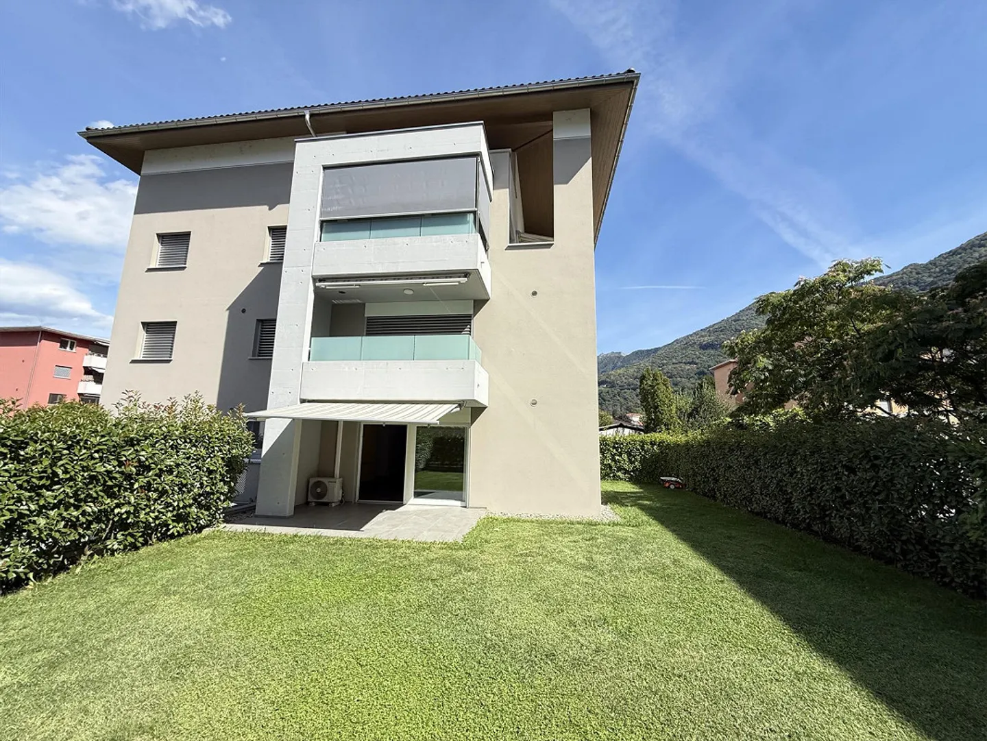 Apartment with 3.5 rooms, equipped with all comforts and garden - Photo 1 of 10