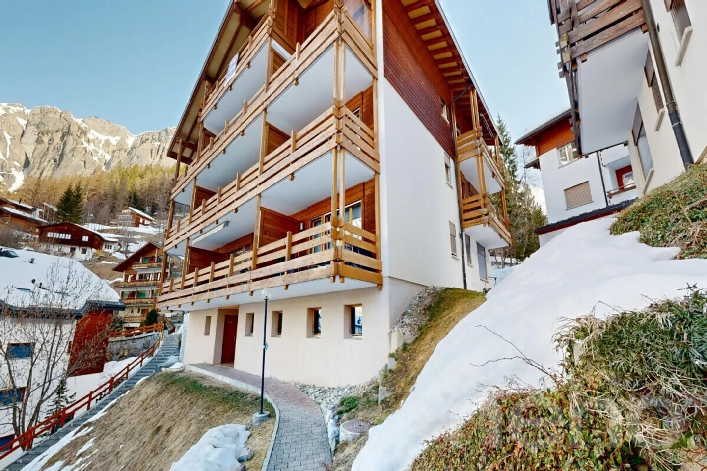 Wunderschöne 4,5-Zimmer-Wohnung mit freiem Blick in Leukerbad - Foto 1 von 12