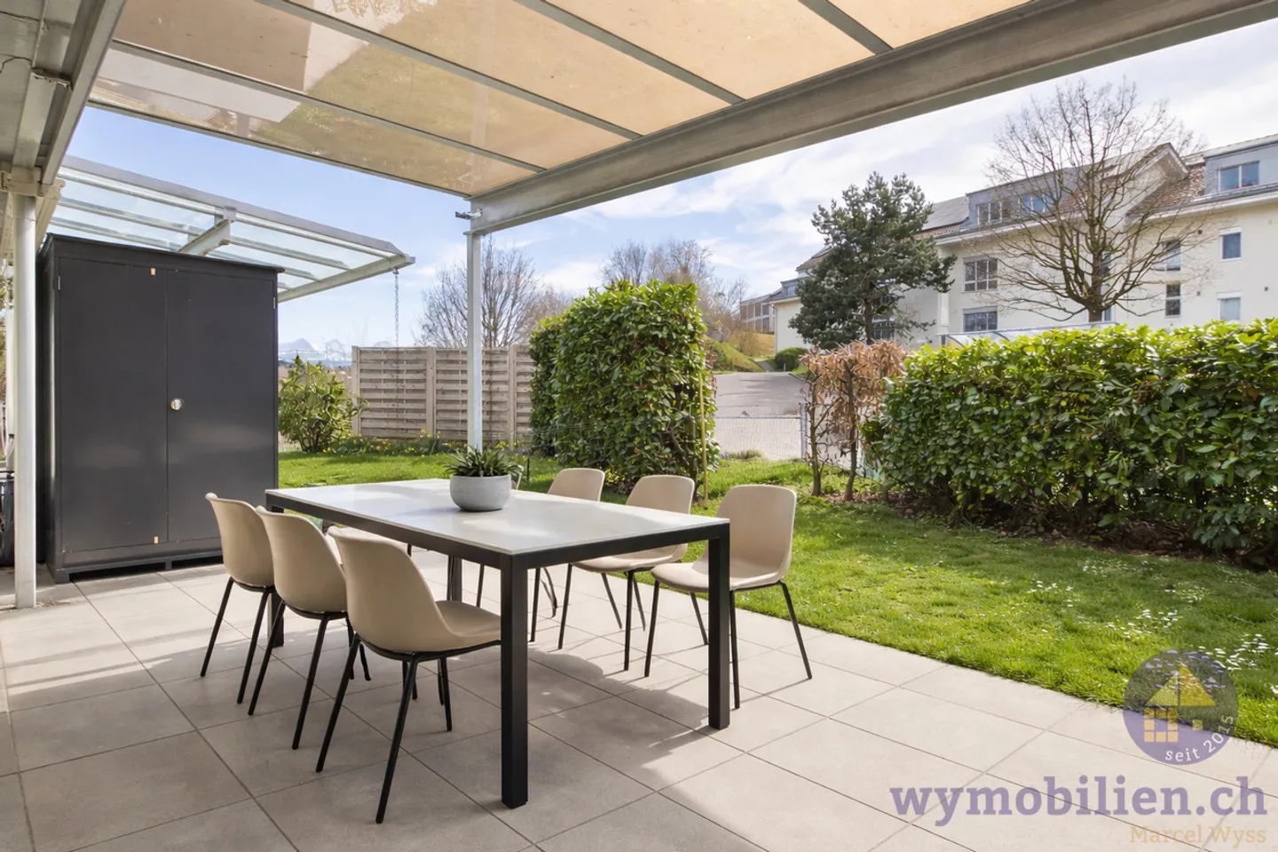 Exclusive Condominium in Muri-Gümligen - MFH with only 3 parties - Photo 1 of 11